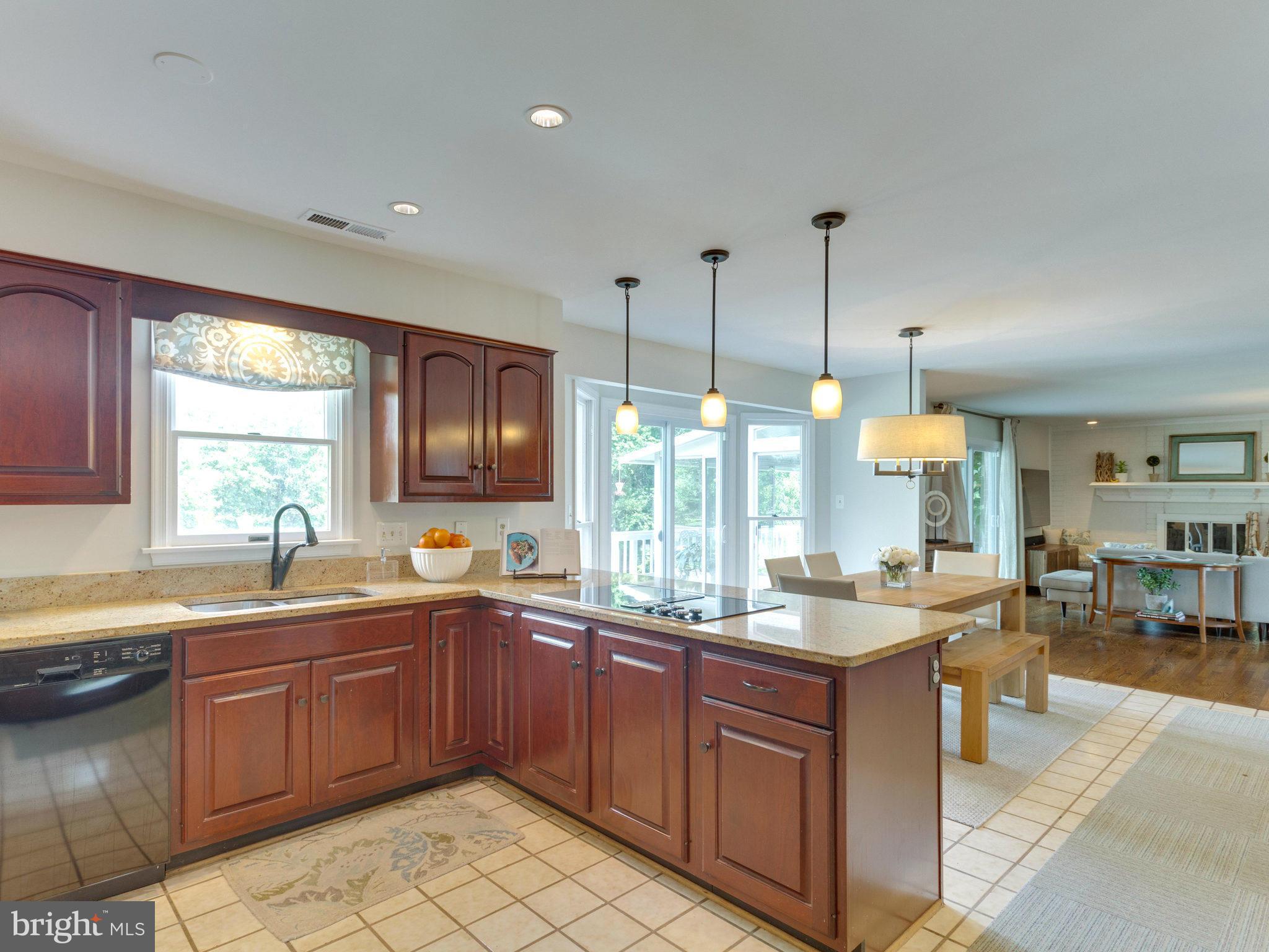 LAKE WINDERMERE - Residential