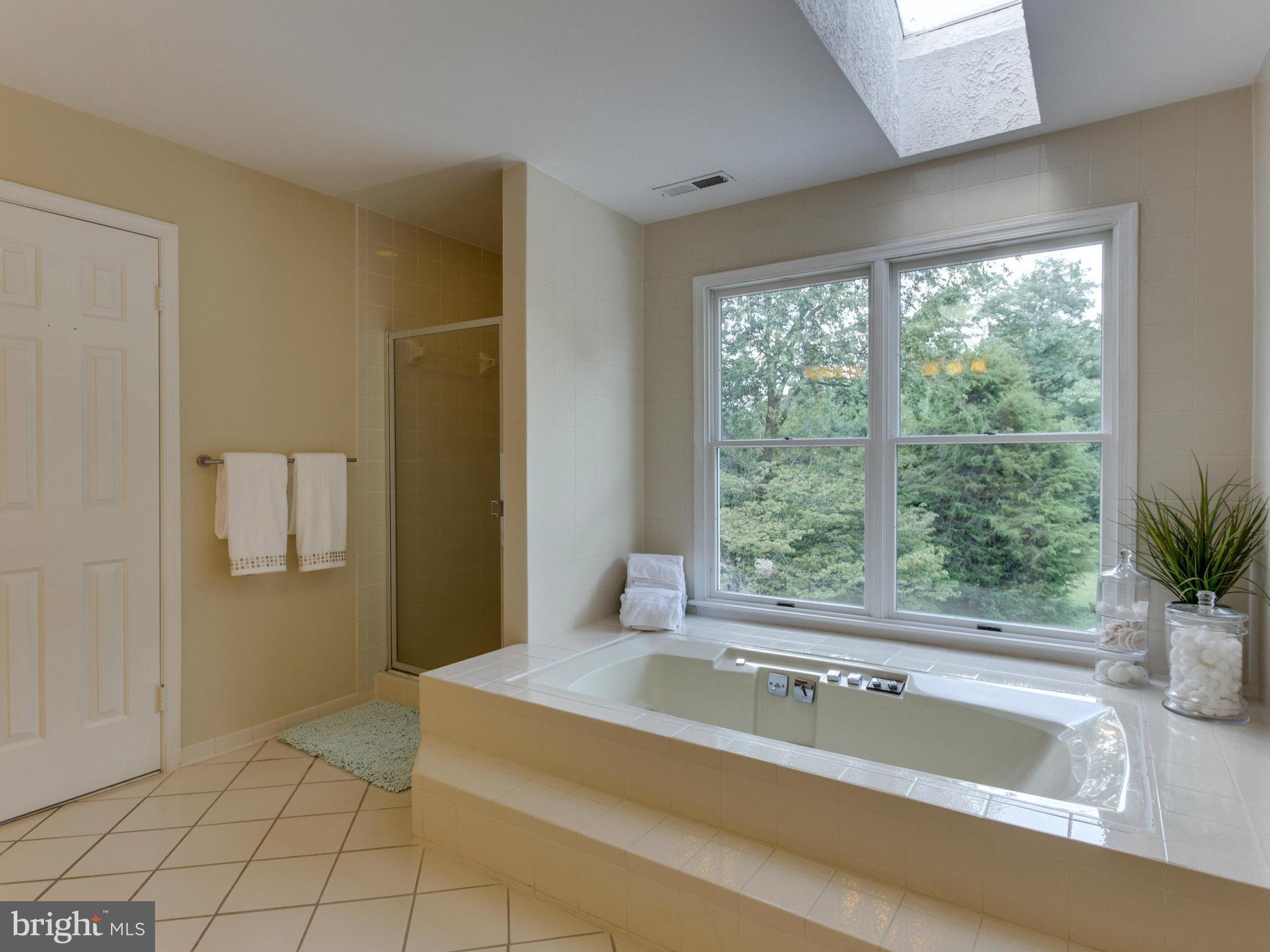 LAKE WINDERMERE - Residential