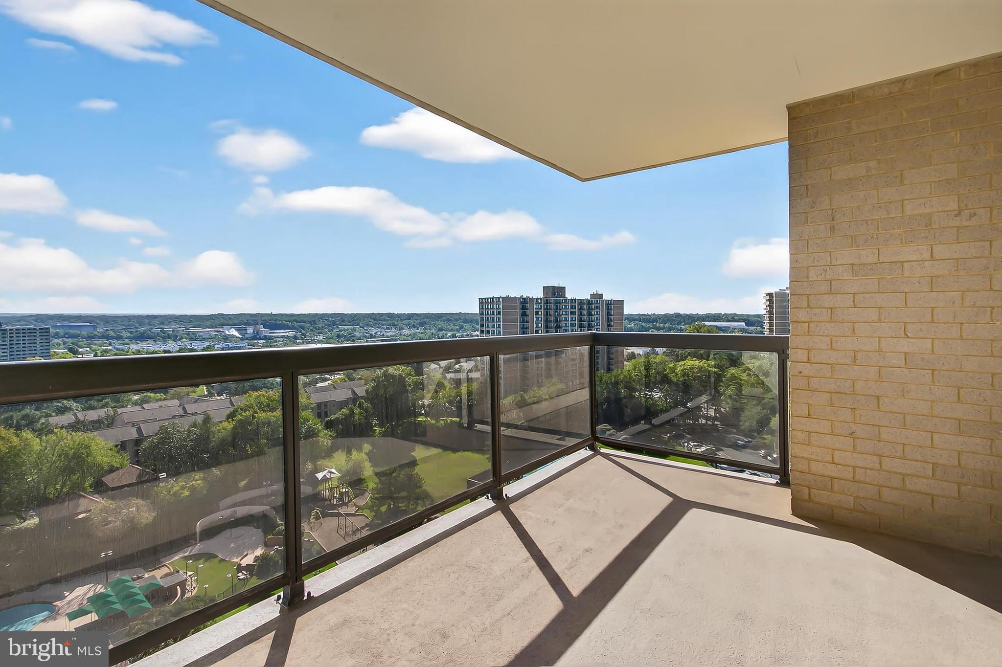 WATERGATE AT LANDMARK - Residential