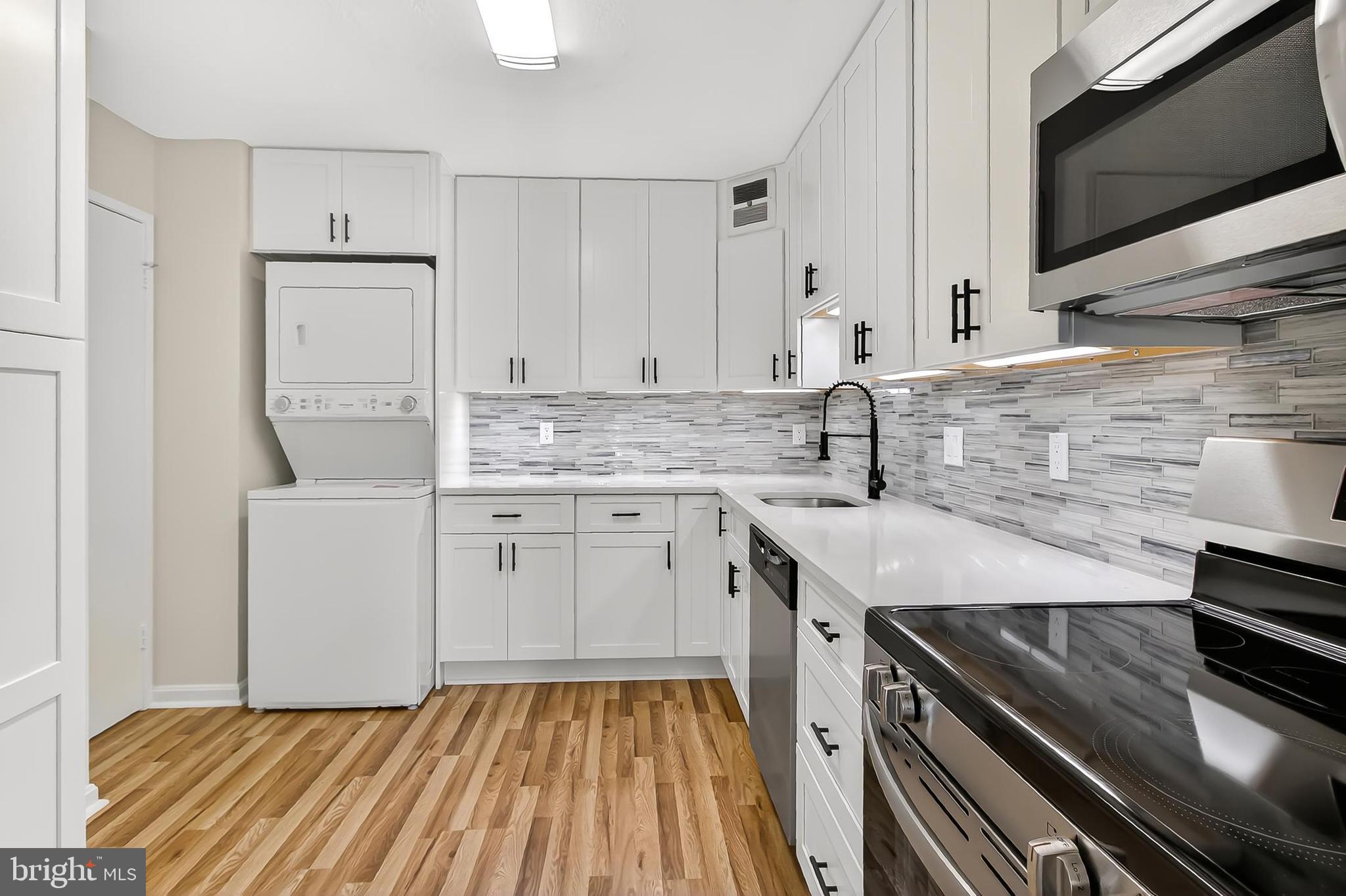 WATERGATE AT LANDMARK - Residential