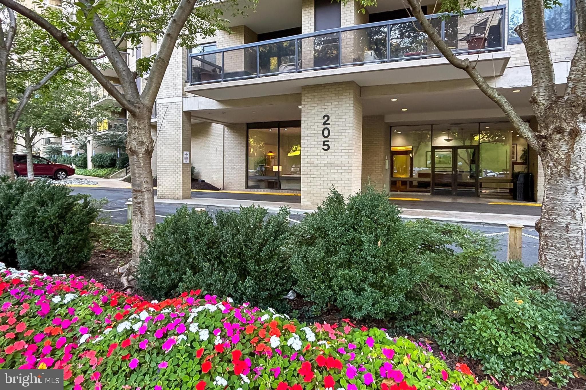 WATERGATE AT LANDMARK - Residential