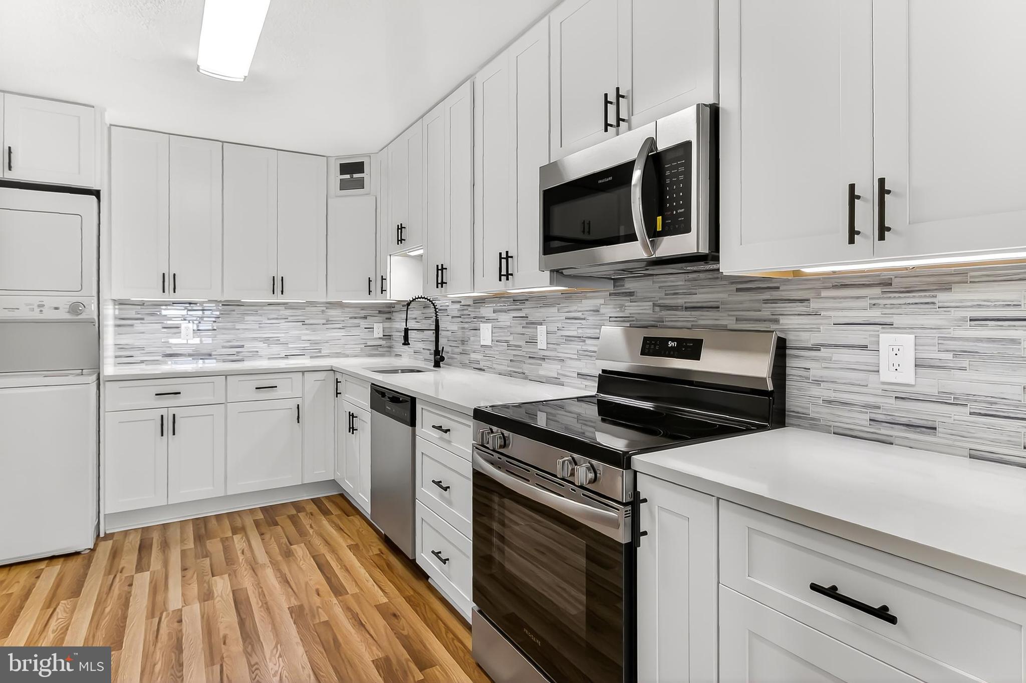 205 YOAKUM PARKWAY 1511