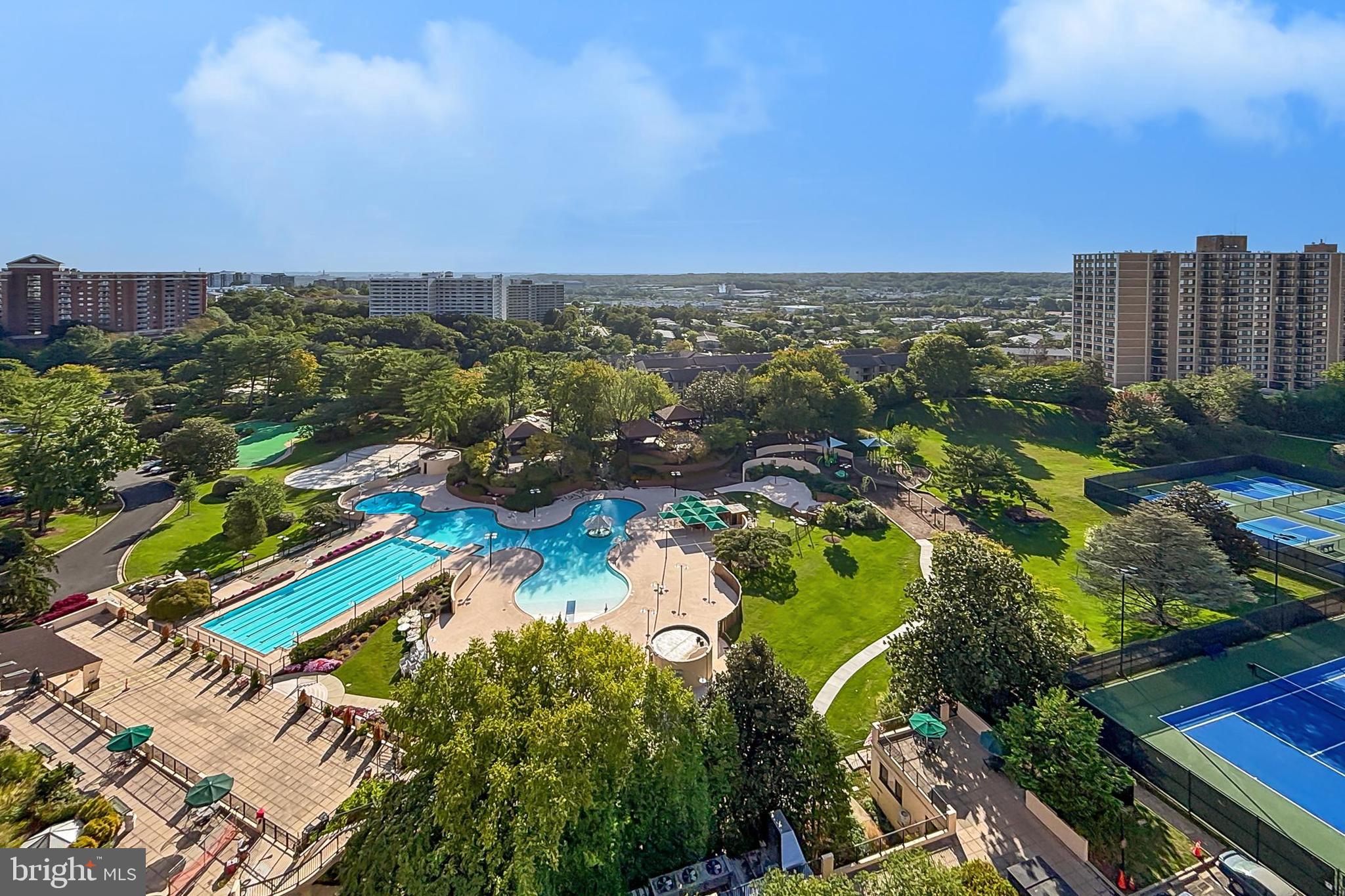 WATERGATE AT LANDMARK - Residential