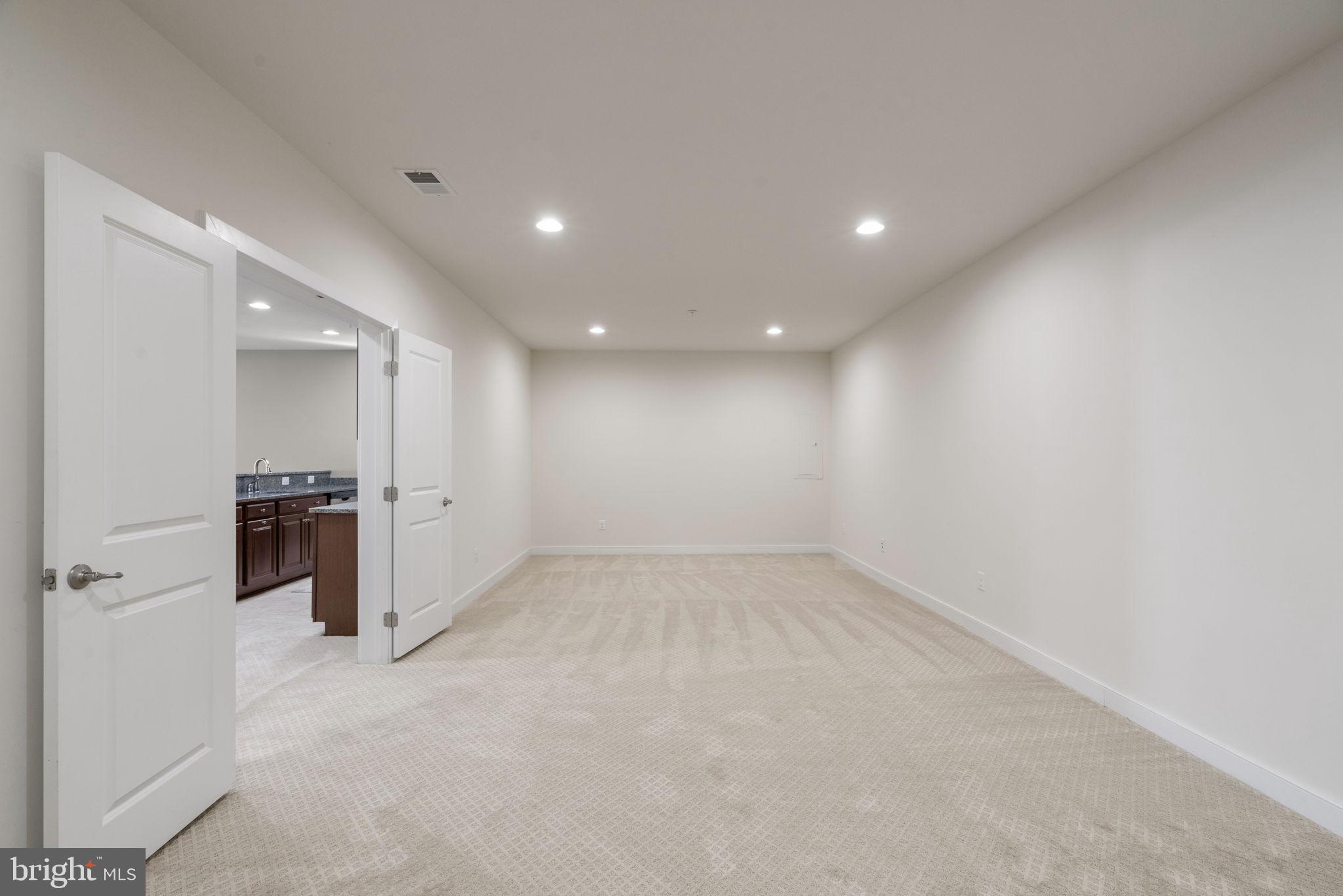 POTOMAC SHORES - Residential