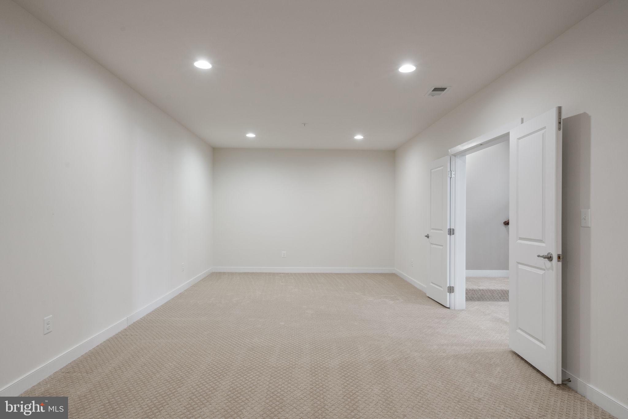 POTOMAC SHORES - Residential