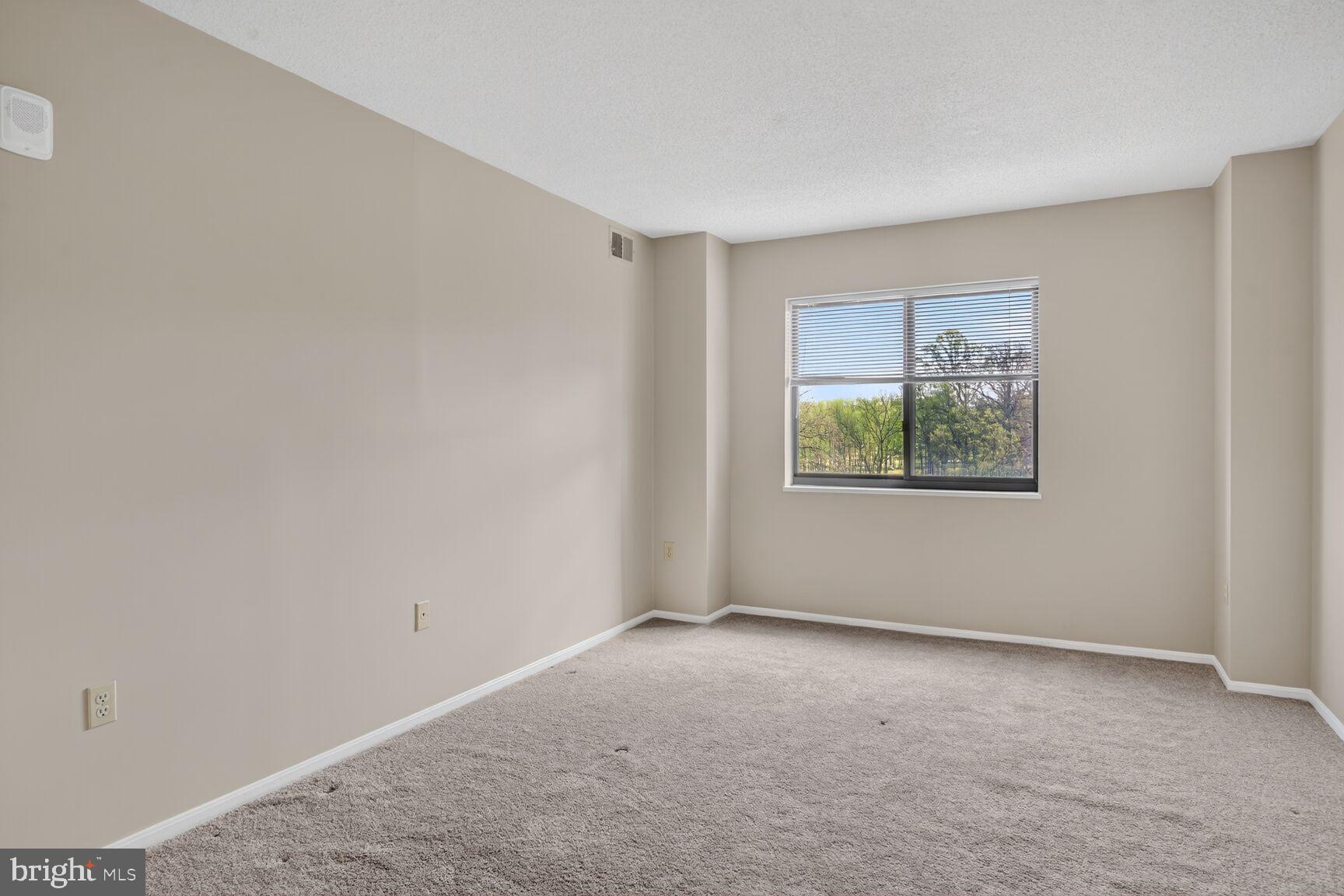 GREENS AT LEISURE WORLD - Residential