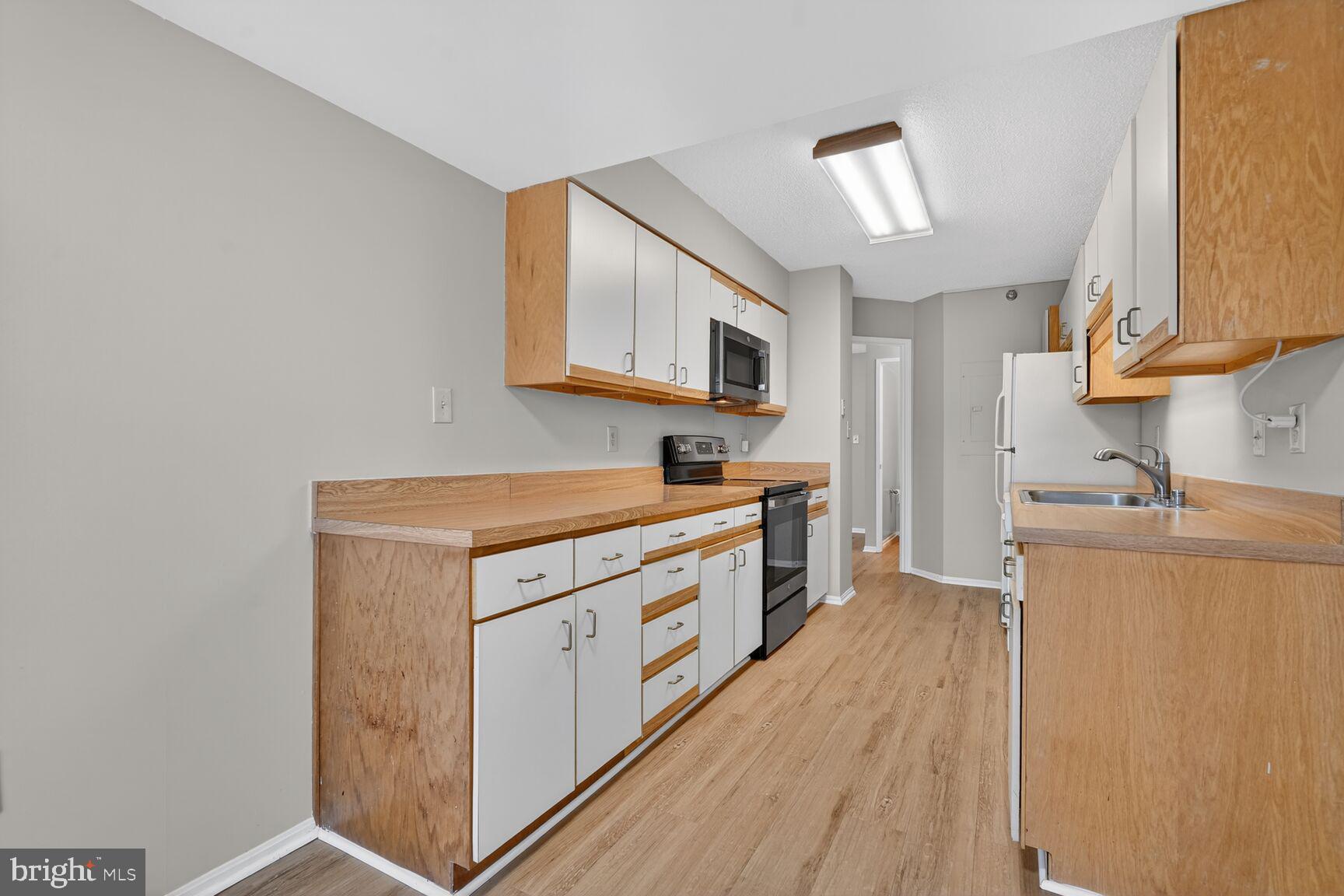 GREENS AT LEISURE WORLD - Residential