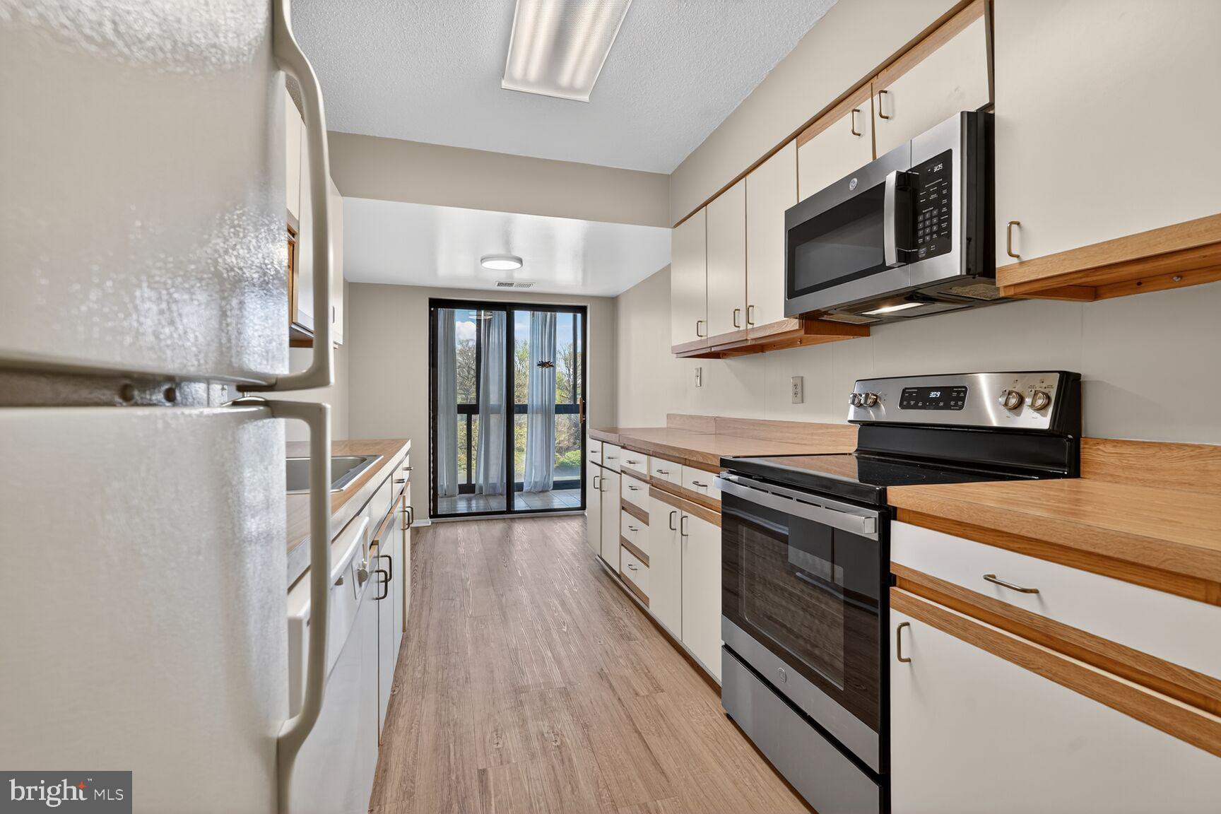 GREENS AT LEISURE WORLD - Residential