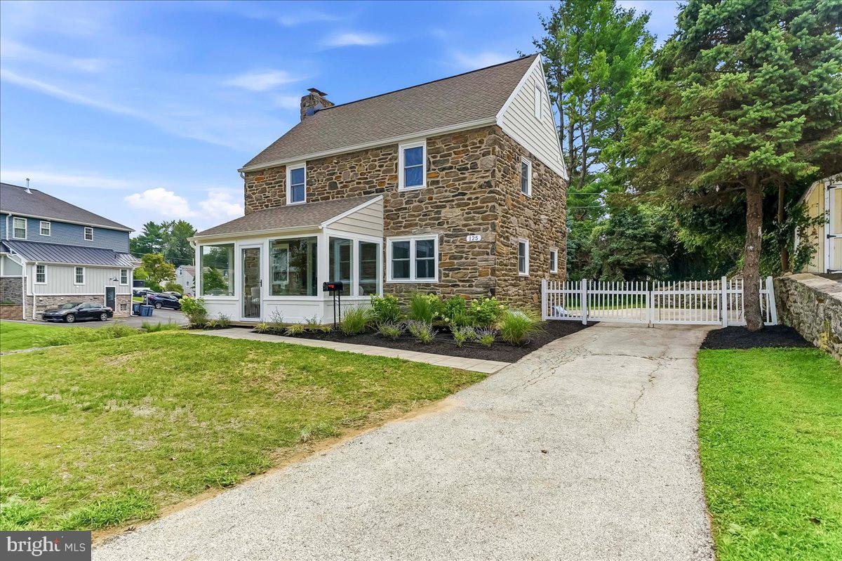 125 S SPROUL ROAD