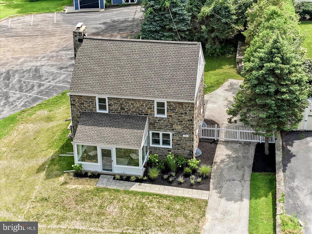 125 S SPROUL ROAD