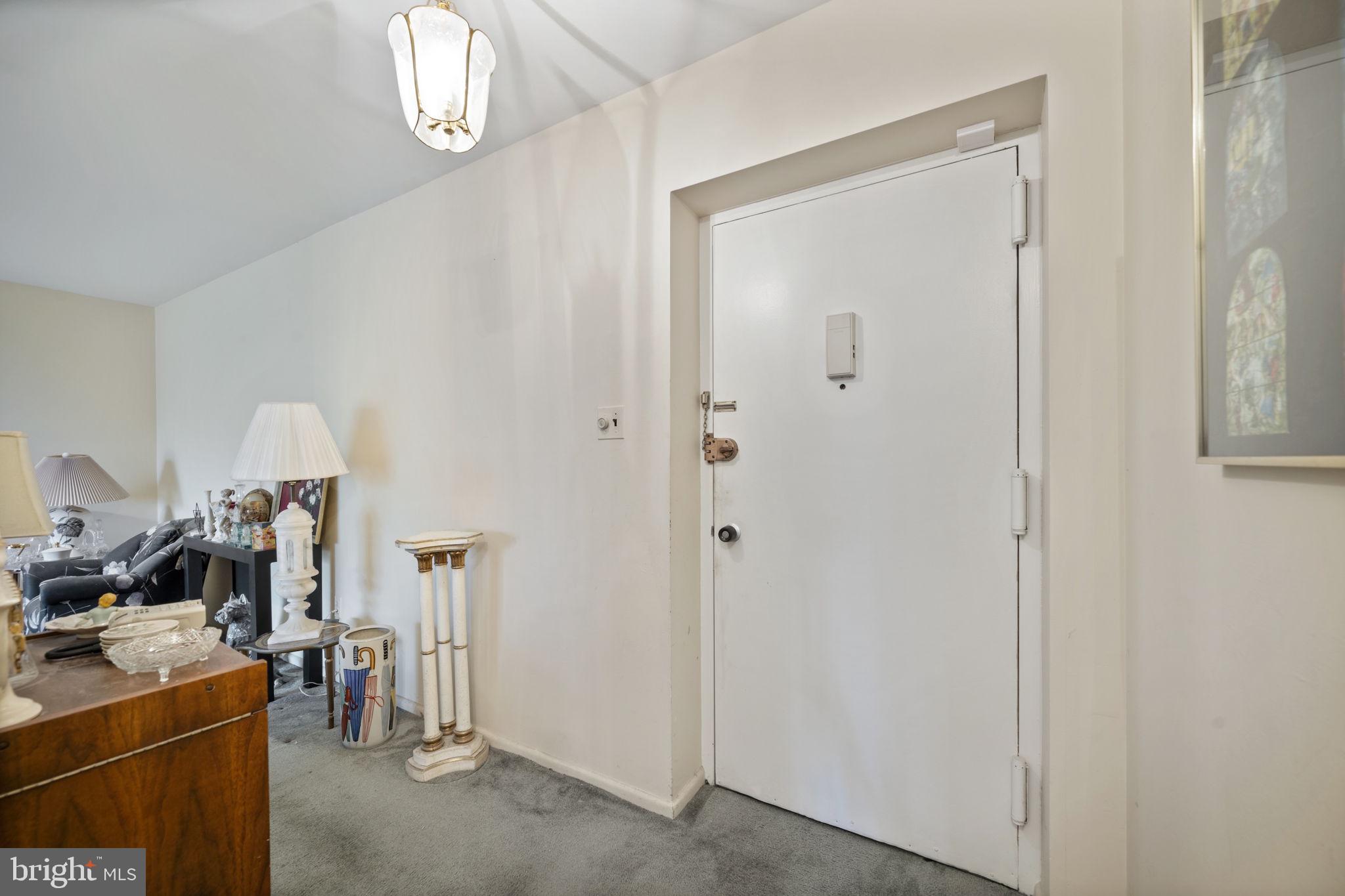 SUBURBAN OAKS - Residential