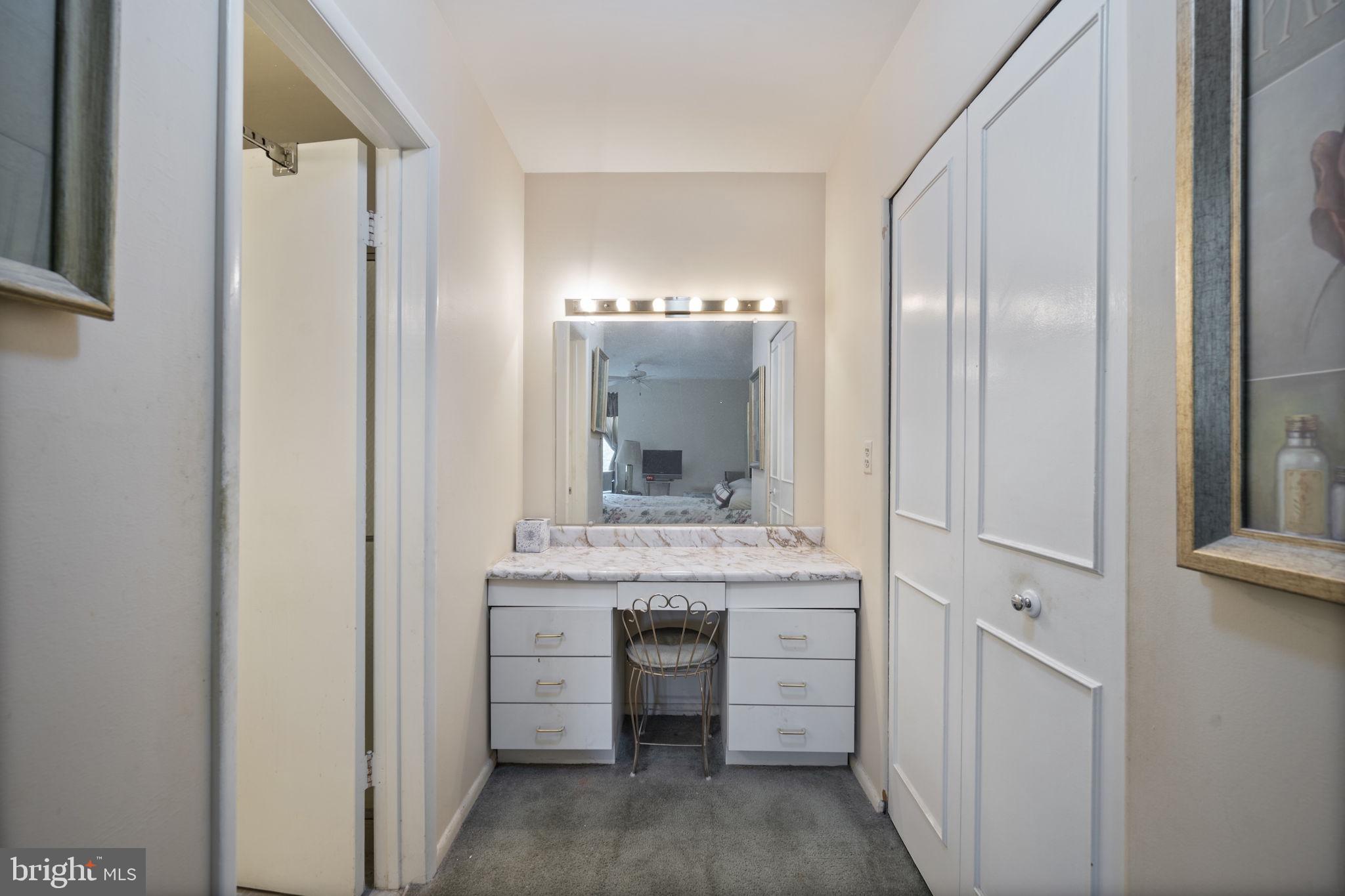 SUBURBAN OAKS - Residential