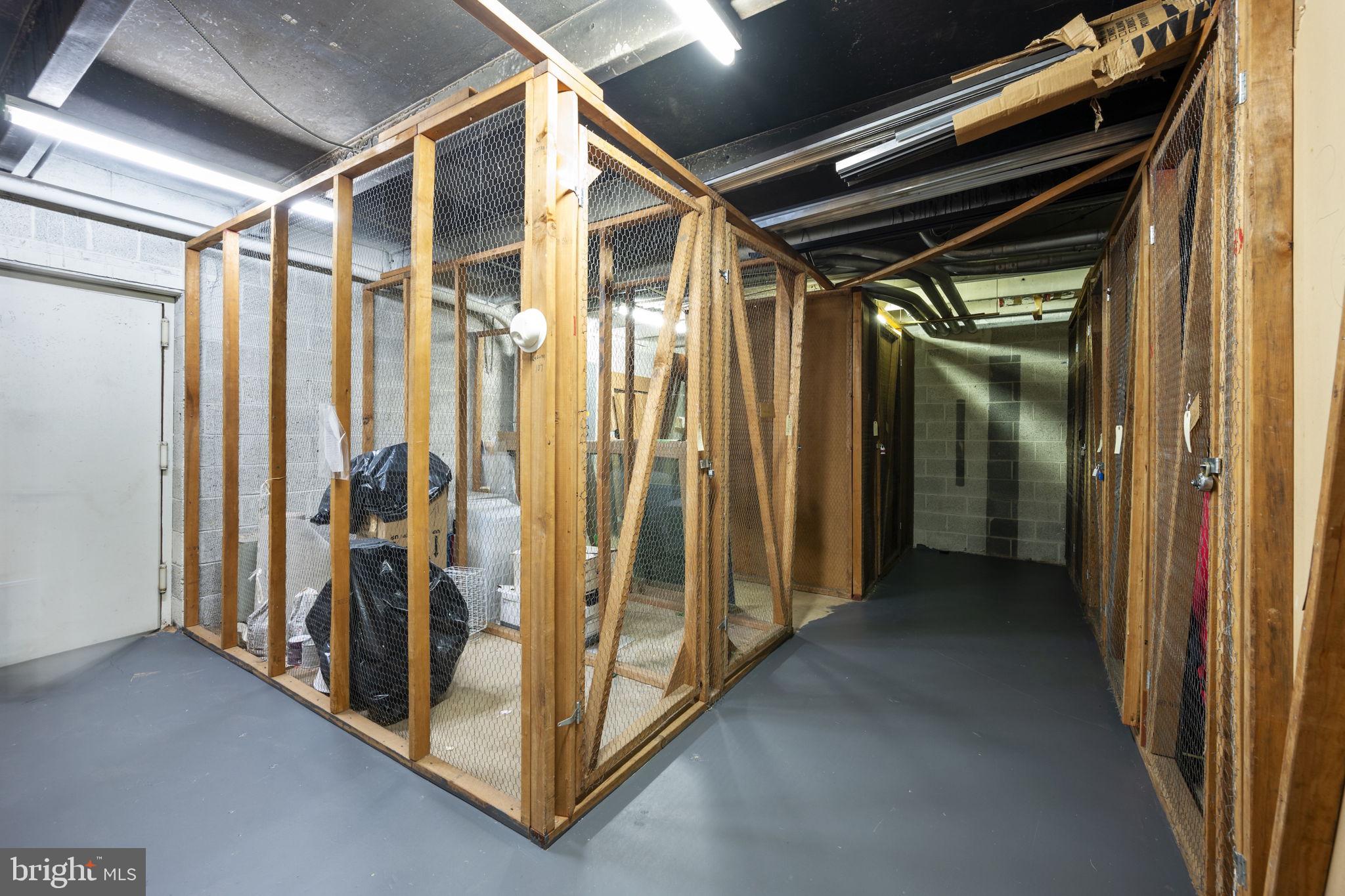 SUBURBAN OAKS - Residential