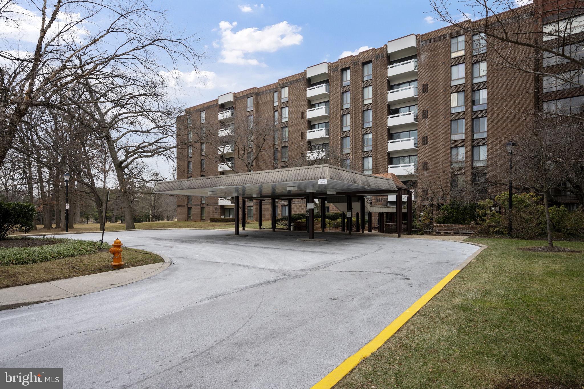 SUBURBAN OAKS - Residential