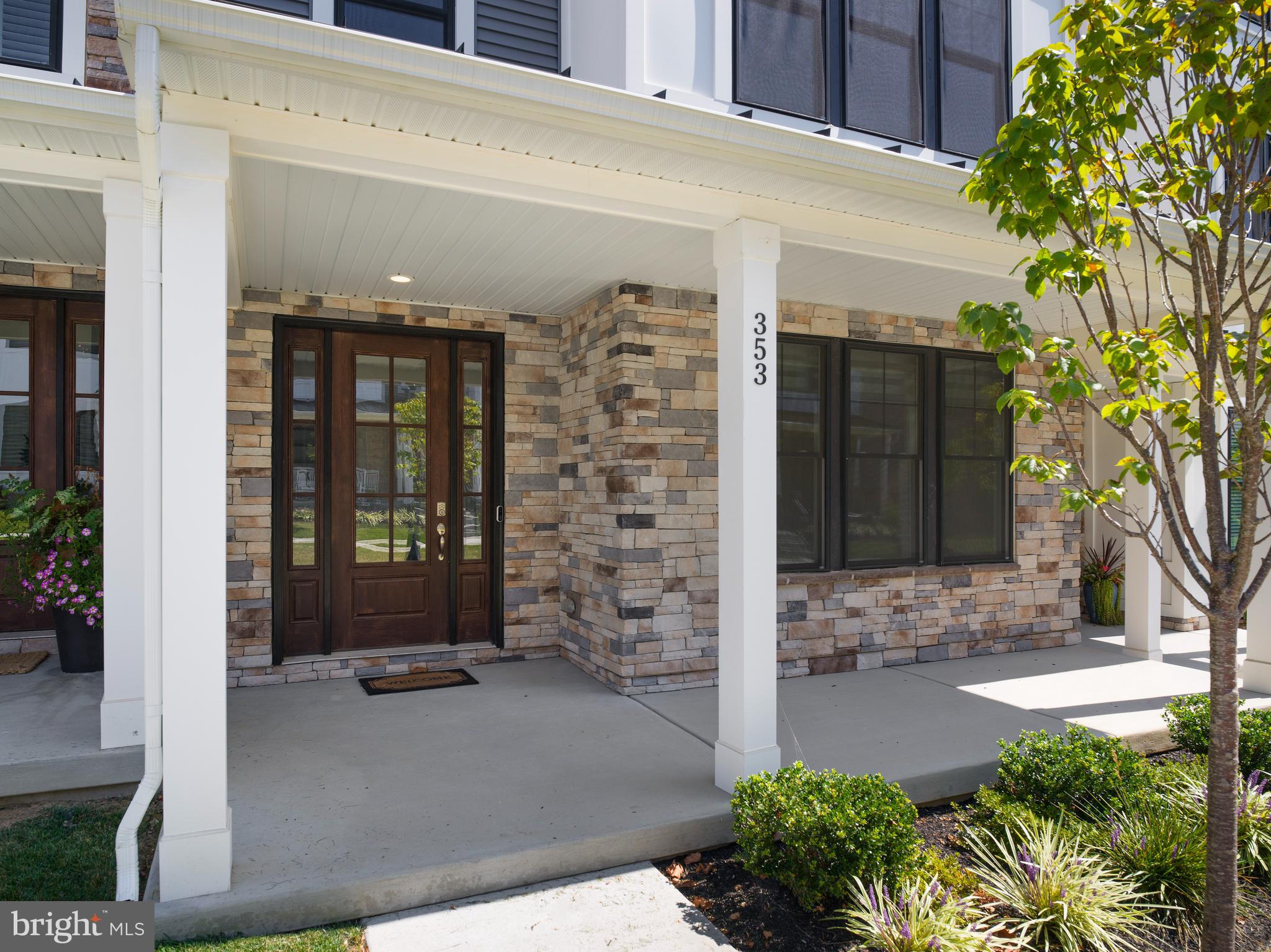 353 HORSESHOE TRAIL