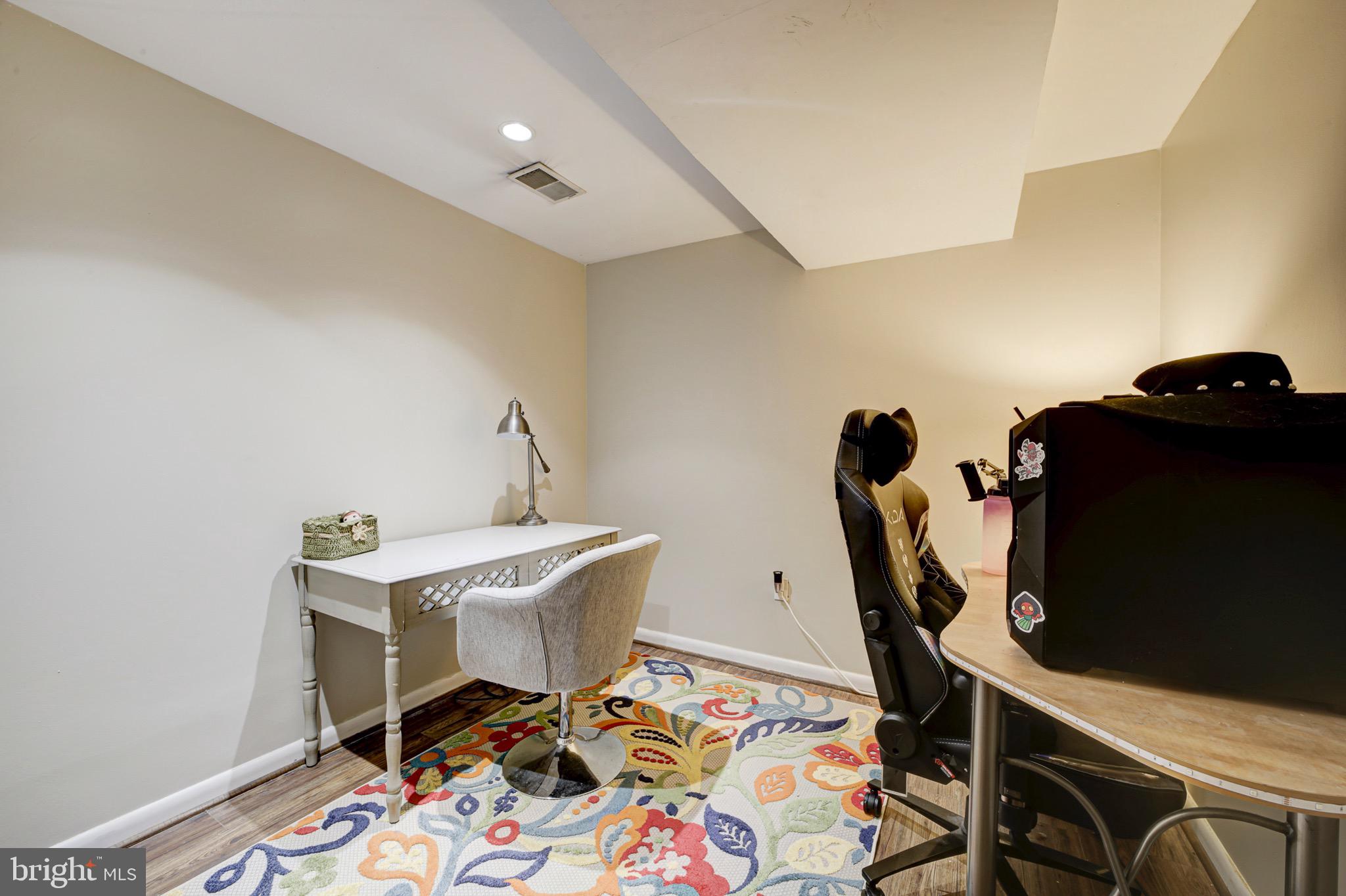 WILDWOOD MANOR - Residential