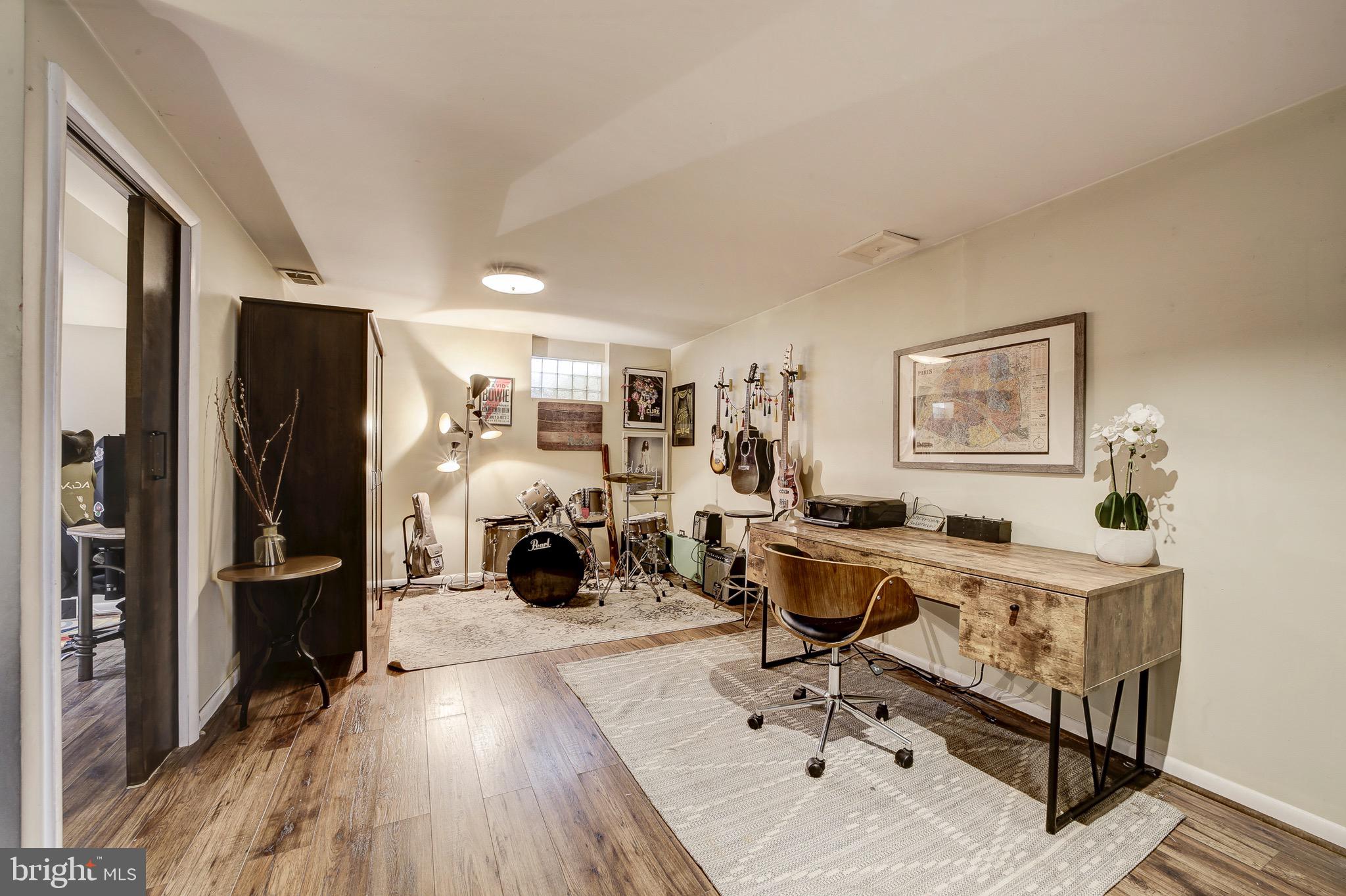 WILDWOOD MANOR - Residential