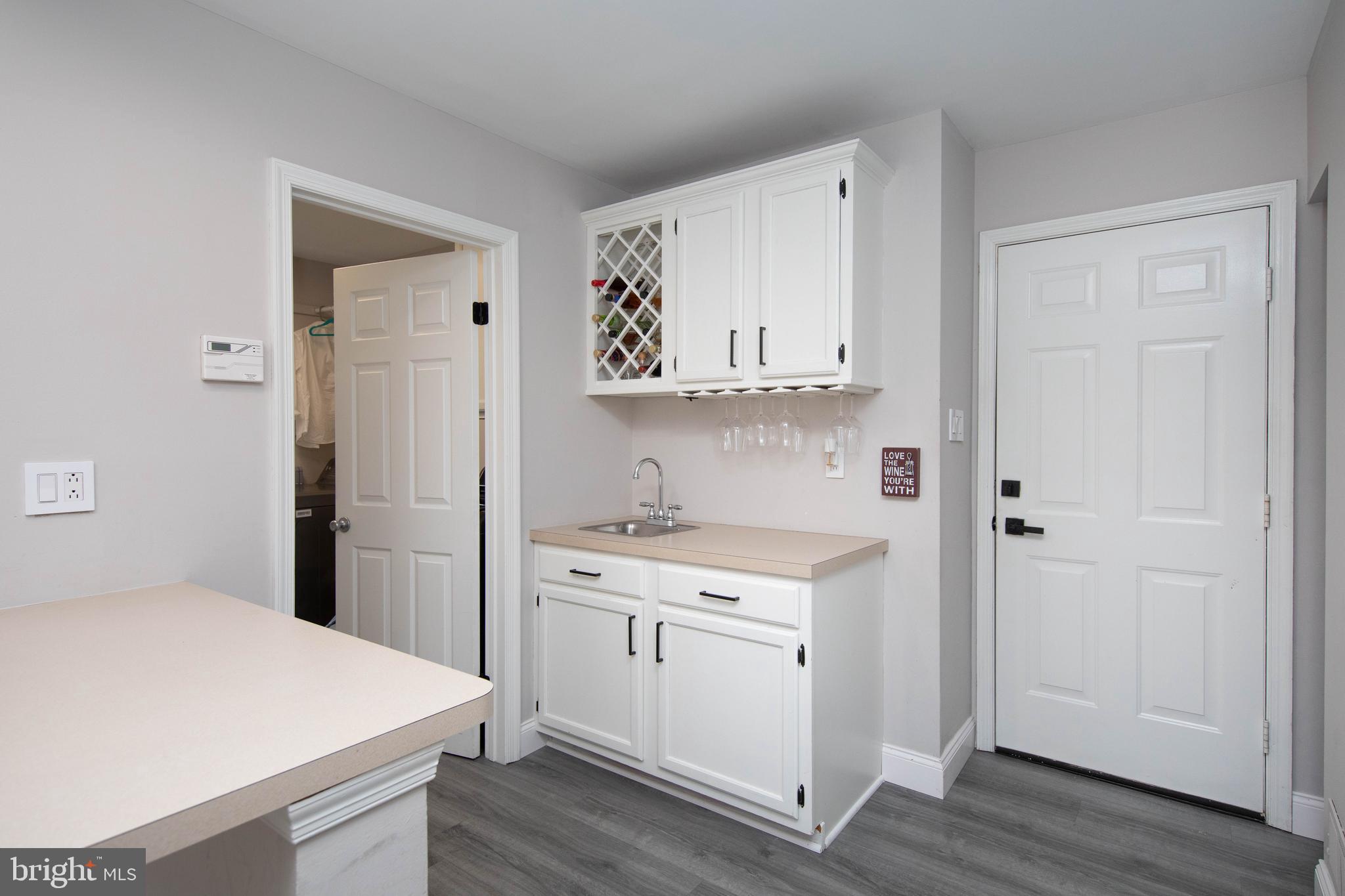 HIDDEN CREEK ESTATES - Residential Lease