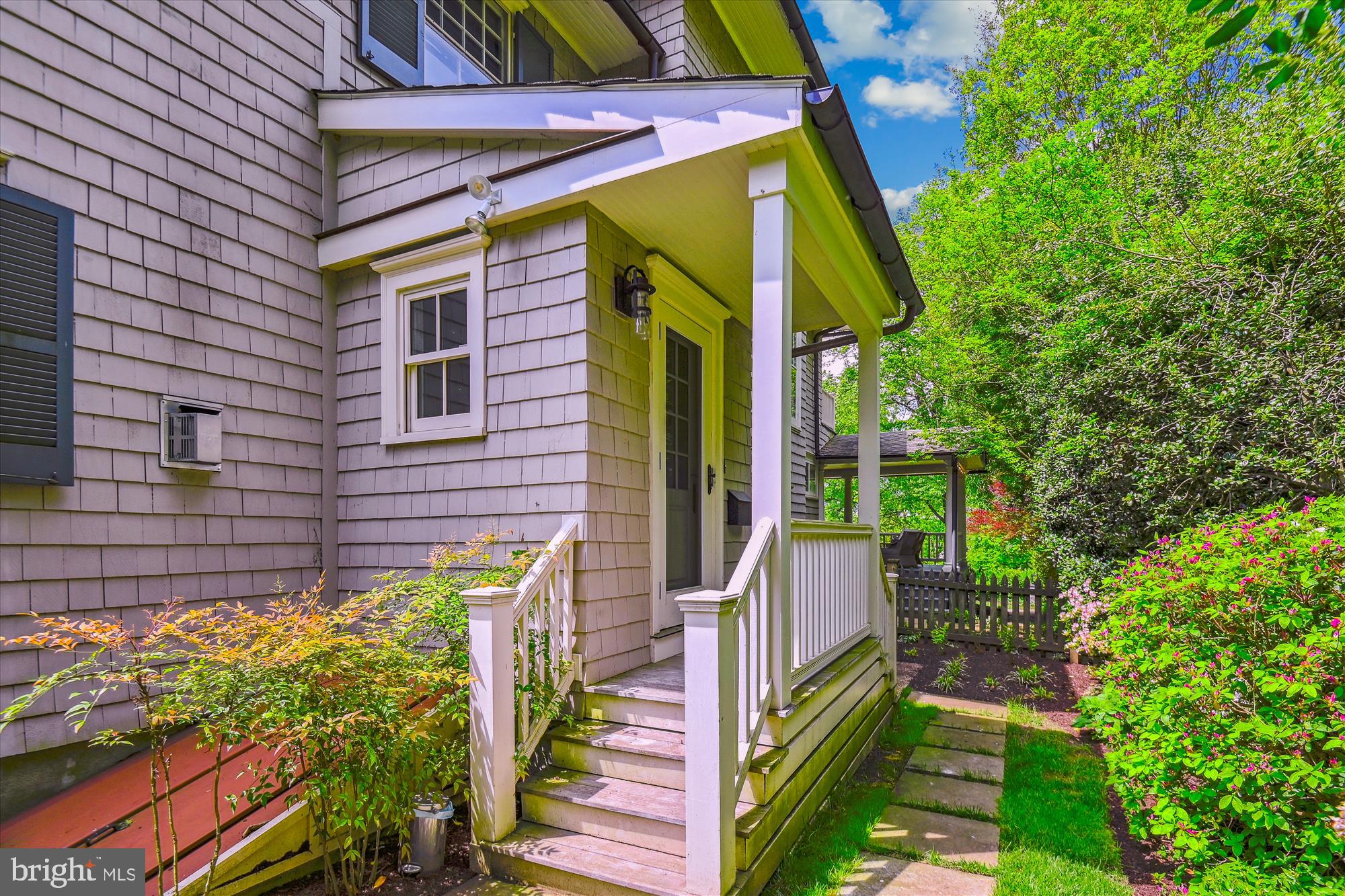 ROLAND PARK - Residential