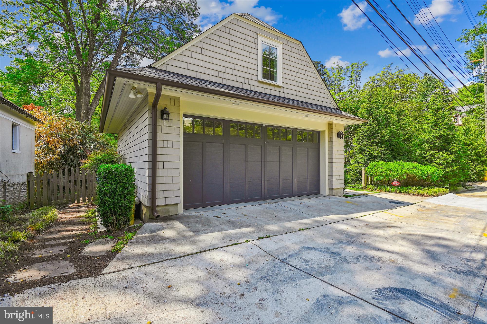 ROLAND PARK - Residential