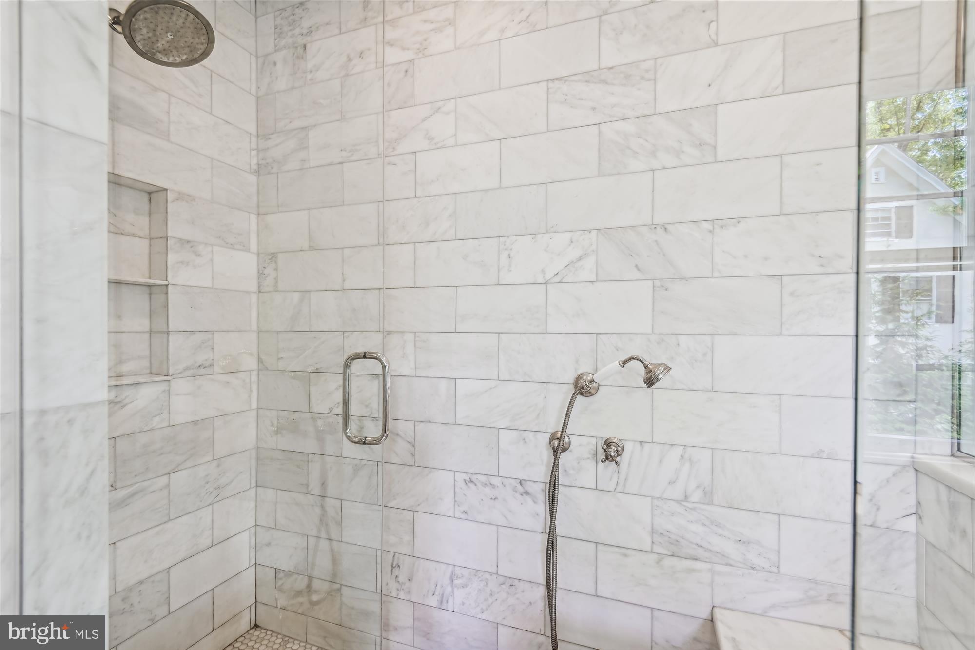 ROLAND PARK - Residential