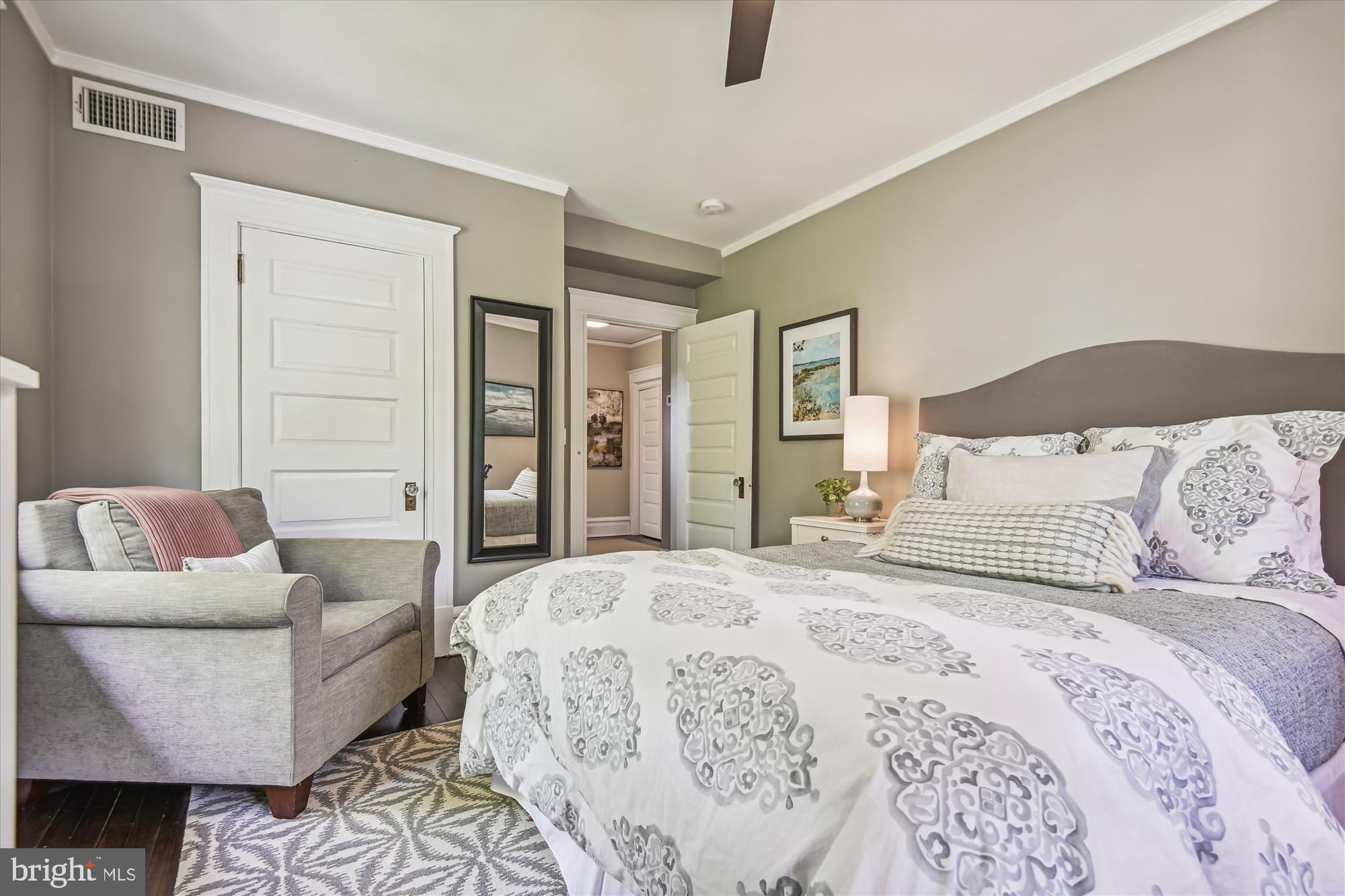 ROLAND PARK - Residential