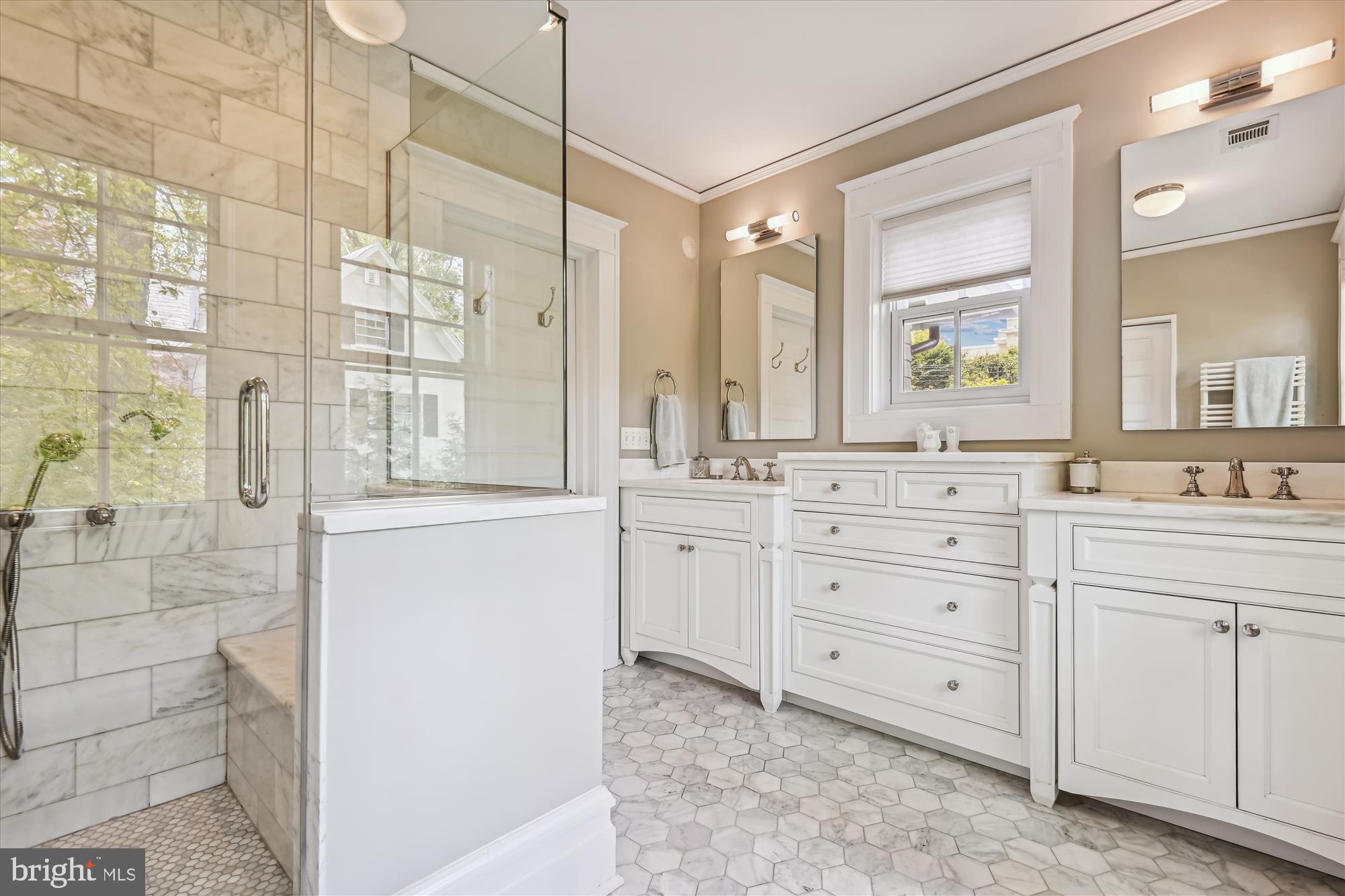 ROLAND PARK - Residential