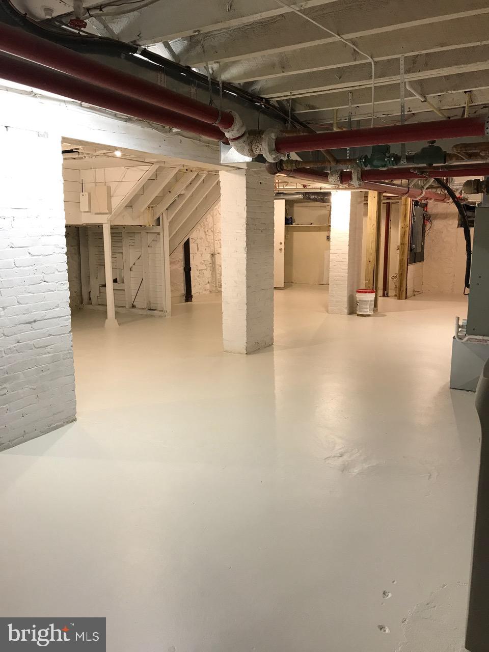 ROLAND PARK - Residential