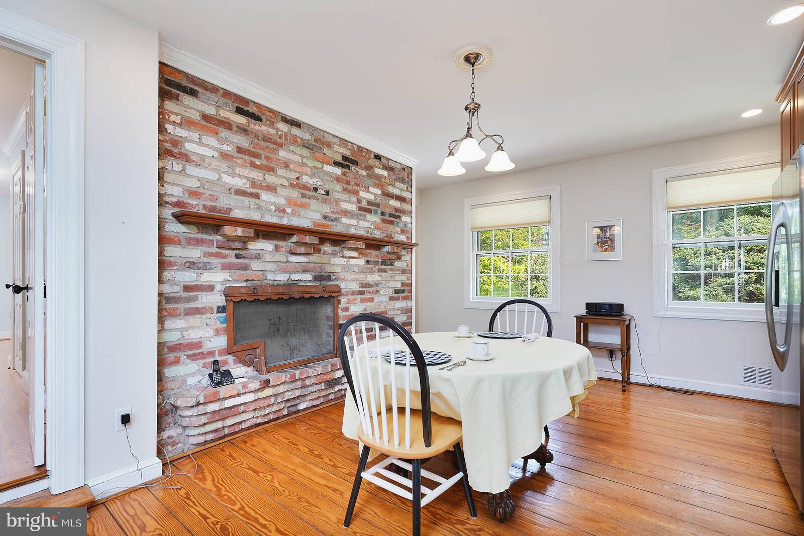 WILLIAMSBURG VILLAGE - Residential