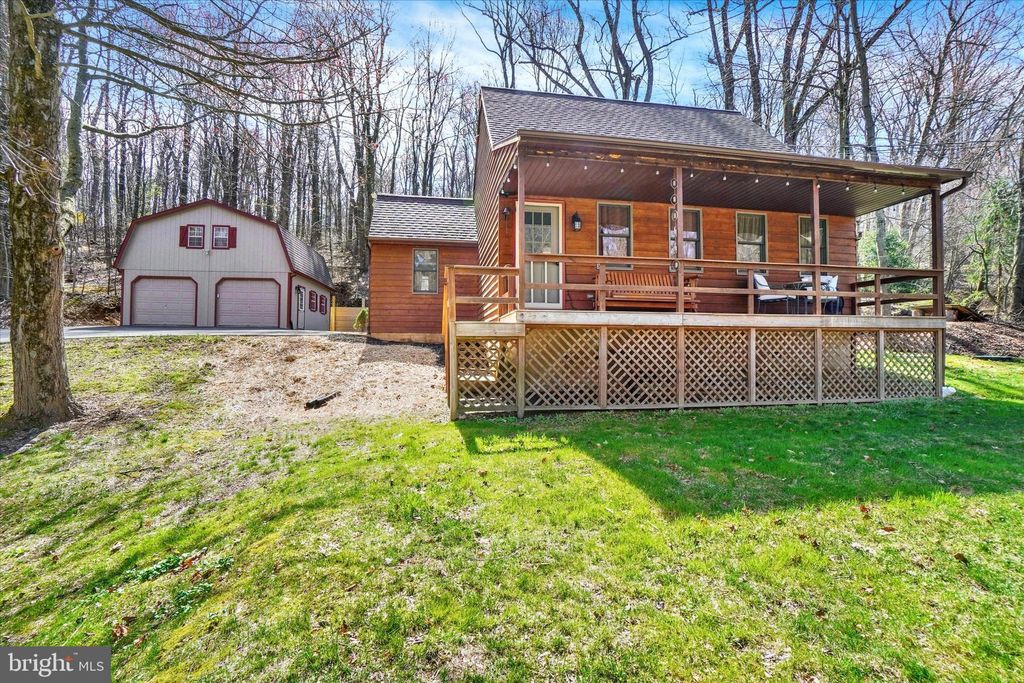 Photo of 82 Fox Creek Road, WRIGHTSVILLE, PA 17368 (MLS # PAYK2099956)