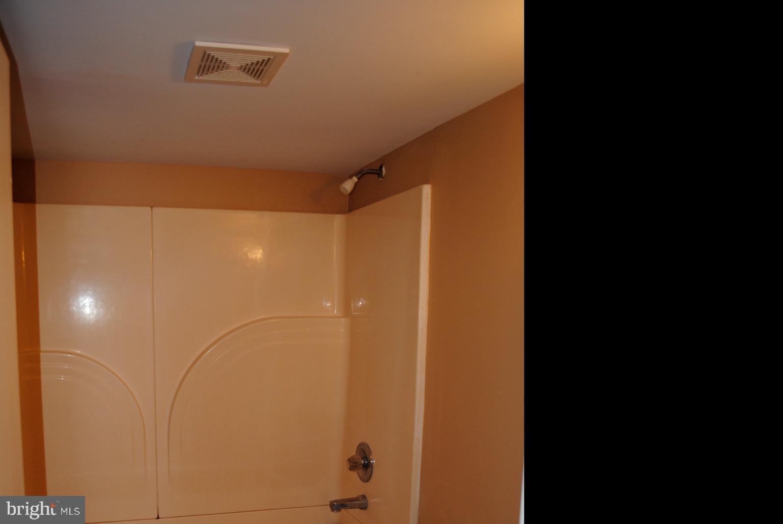 NORTHWOOD - Residential Lease