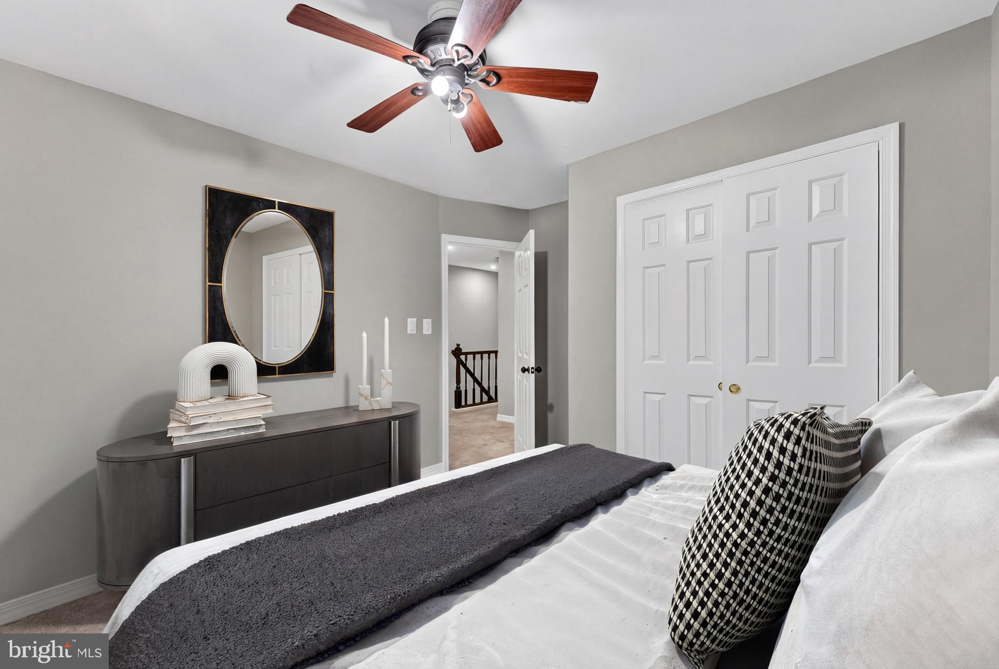 TOWNS ON THE GREENS - Residential