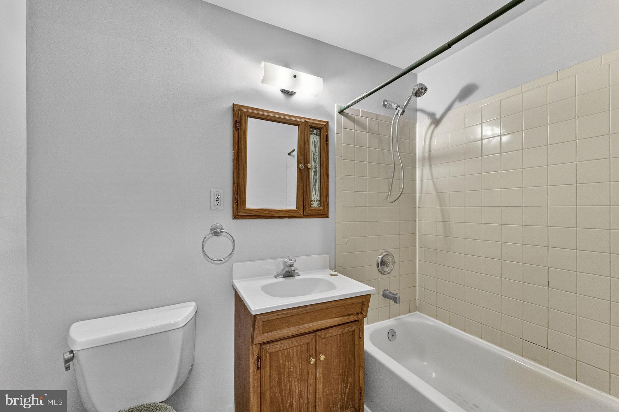 TOWNS ON THE GREENS - Residential