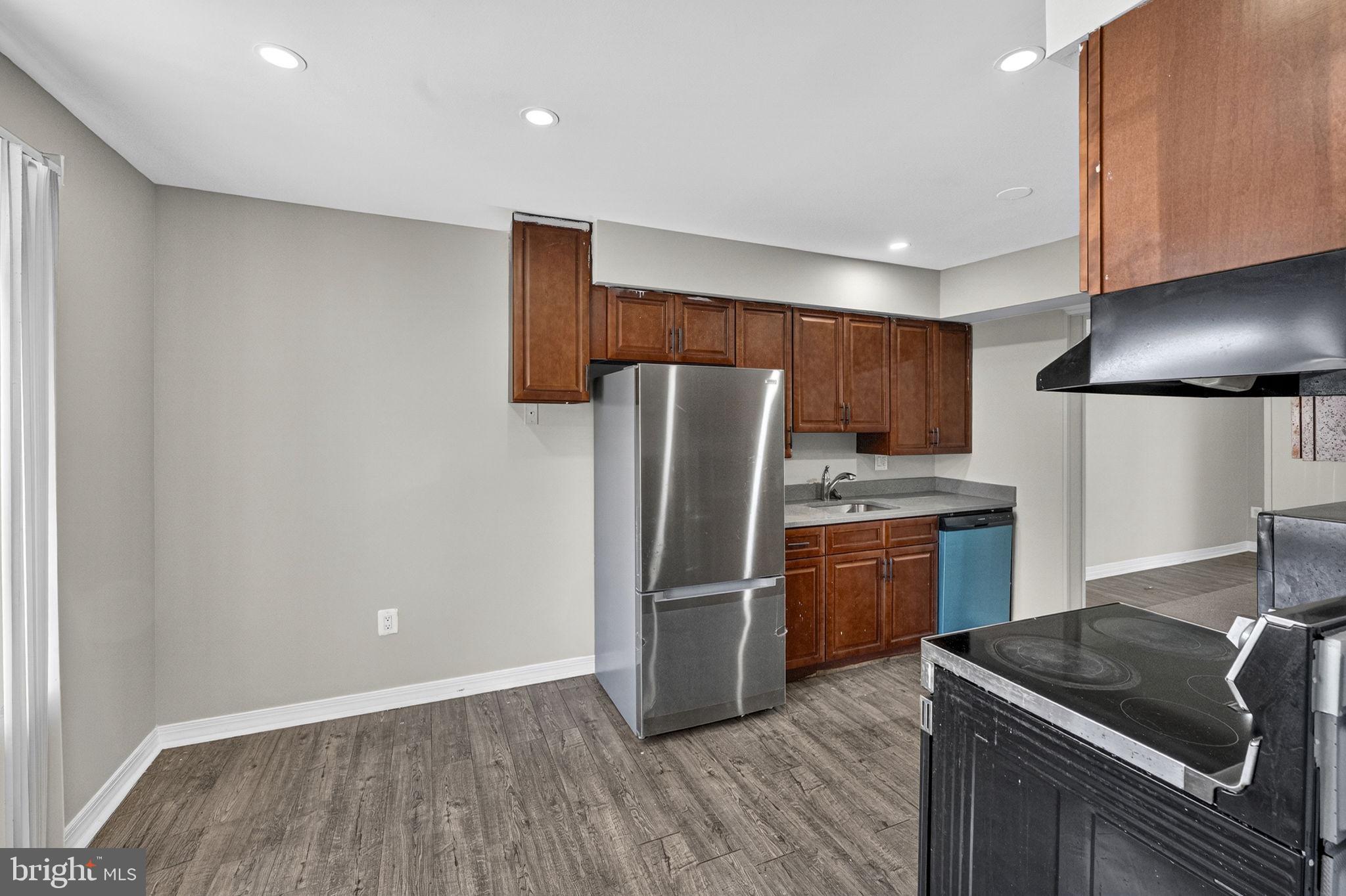 TOWNS ON THE GREENS - Residential