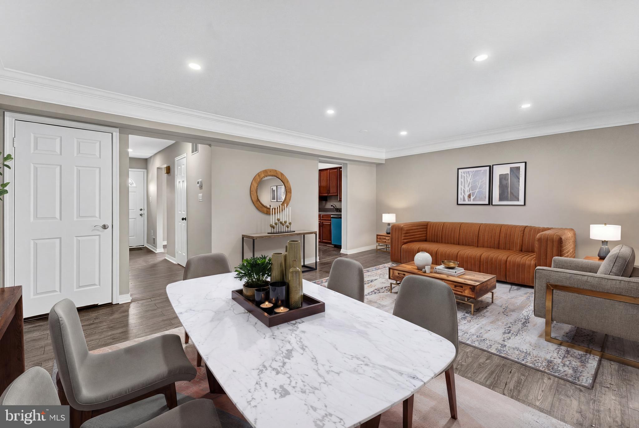 TOWNS ON THE GREENS - Residential