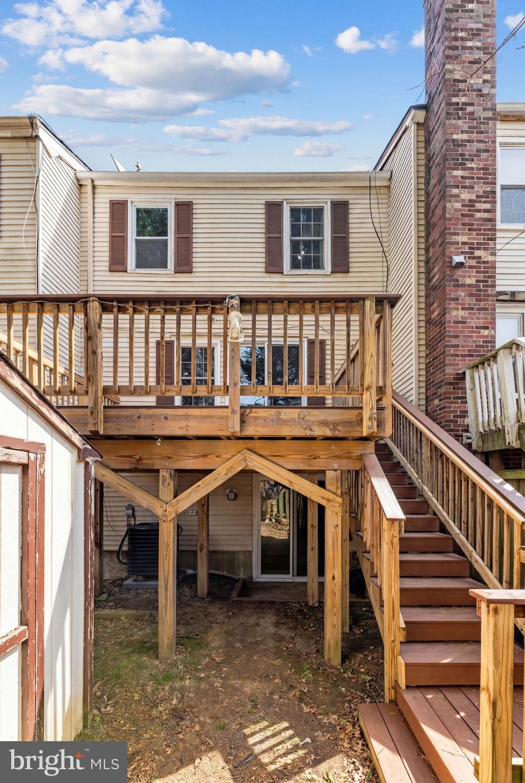 TOWNS ON THE GREENS - Residential