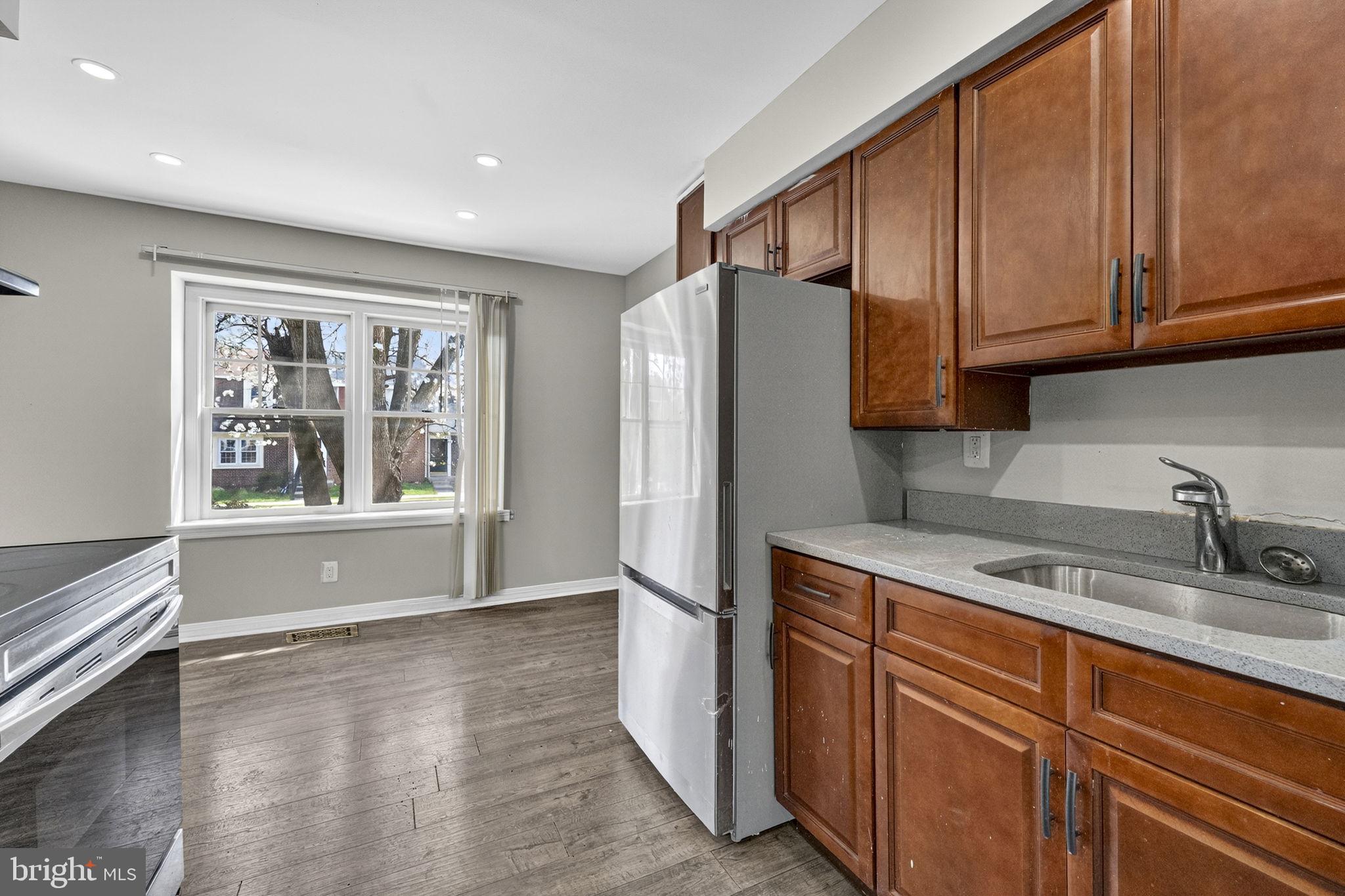 TOWNS ON THE GREENS - Residential