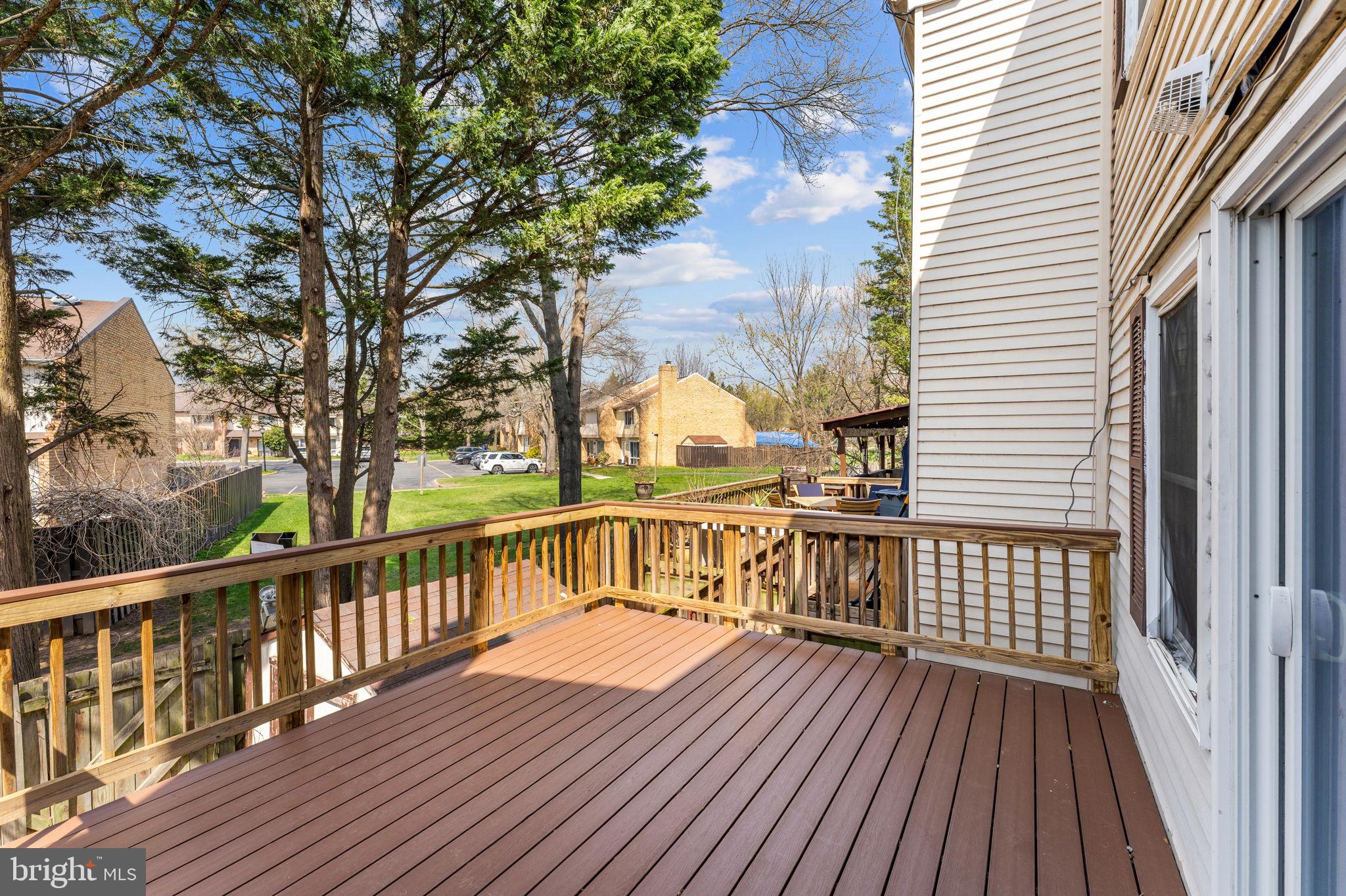 TOWNS ON THE GREENS - Residential