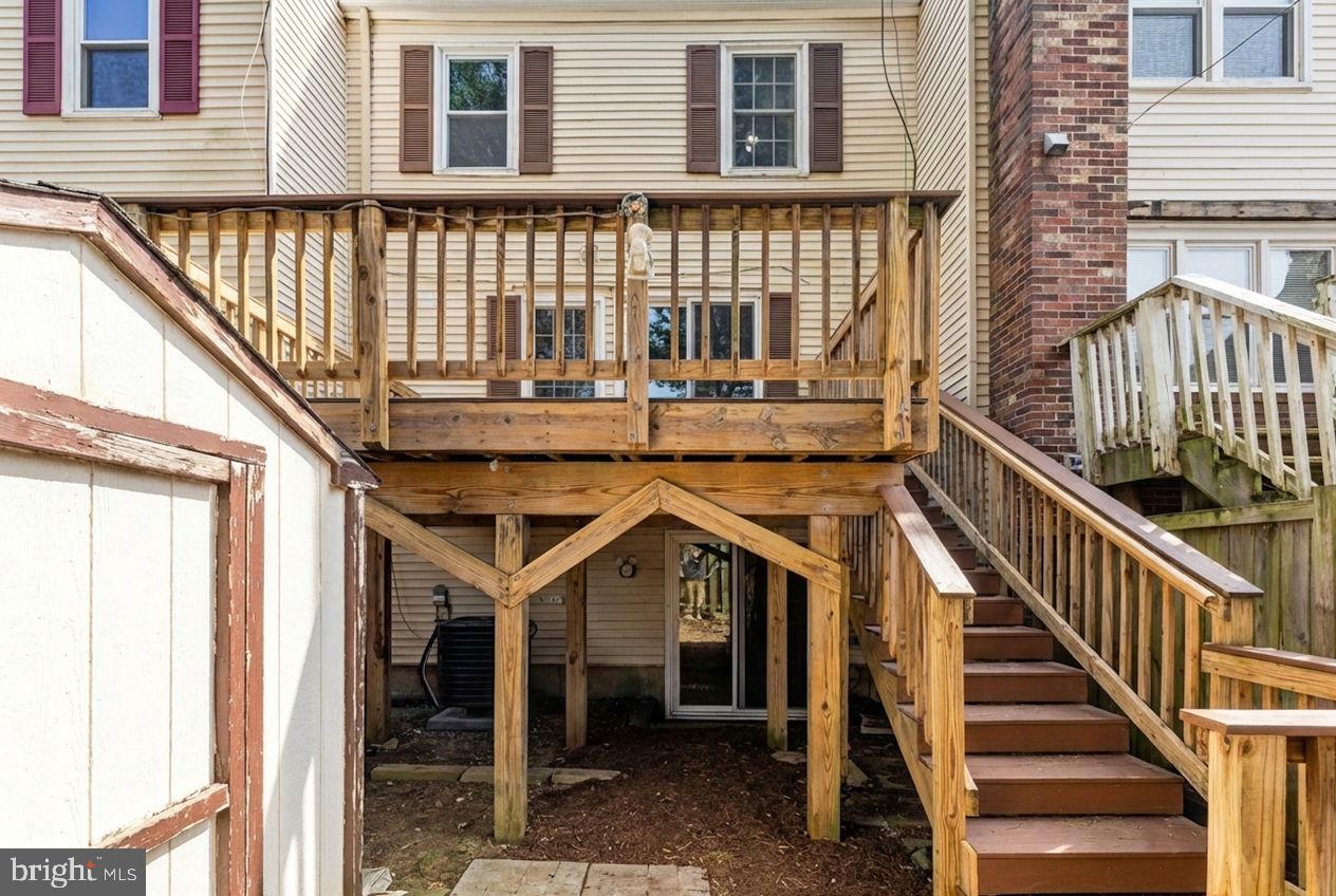 TOWNS ON THE GREENS - Residential