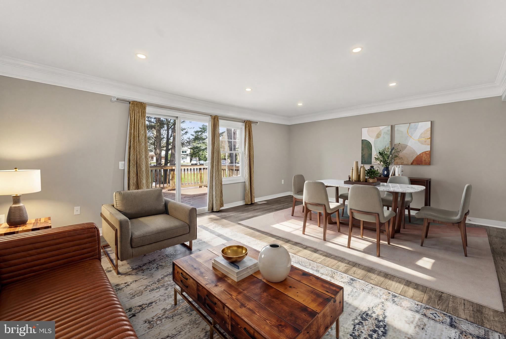 TOWNS ON THE GREENS - Residential