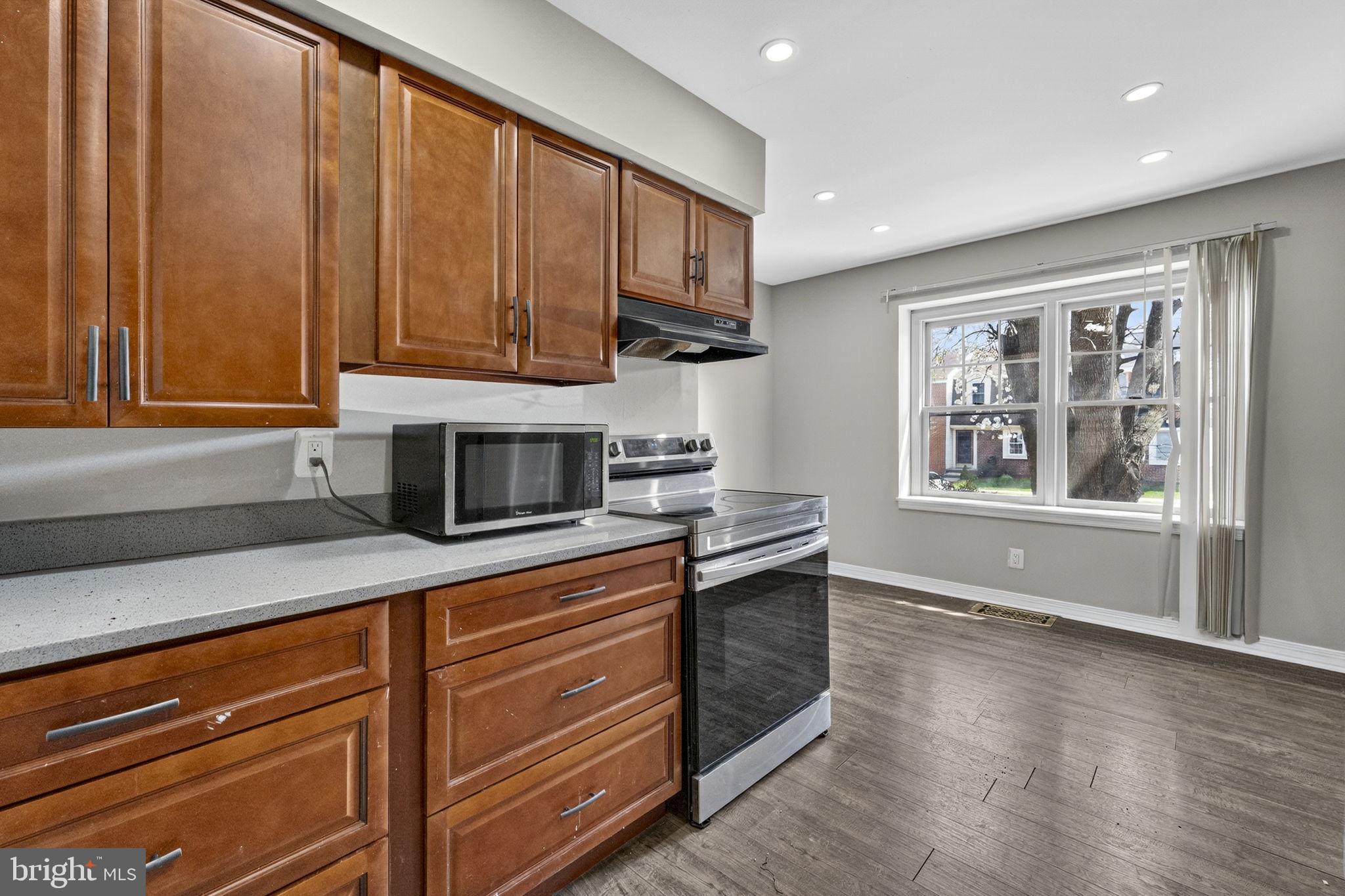 TOWNS ON THE GREENS - Residential