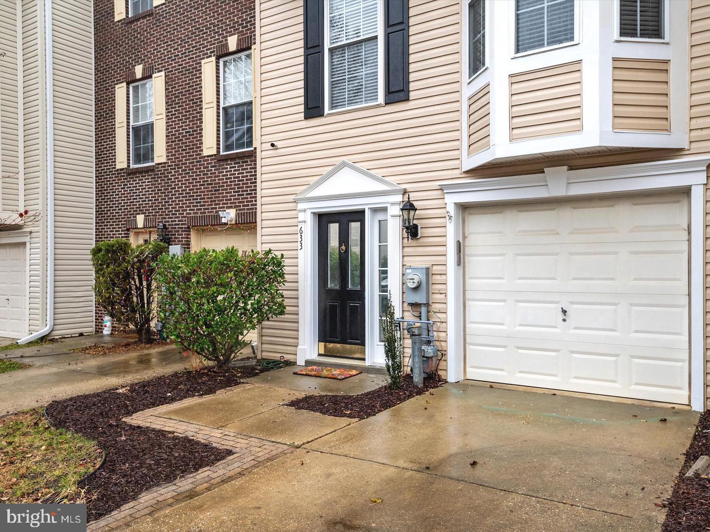633 BAYSTONE COURT