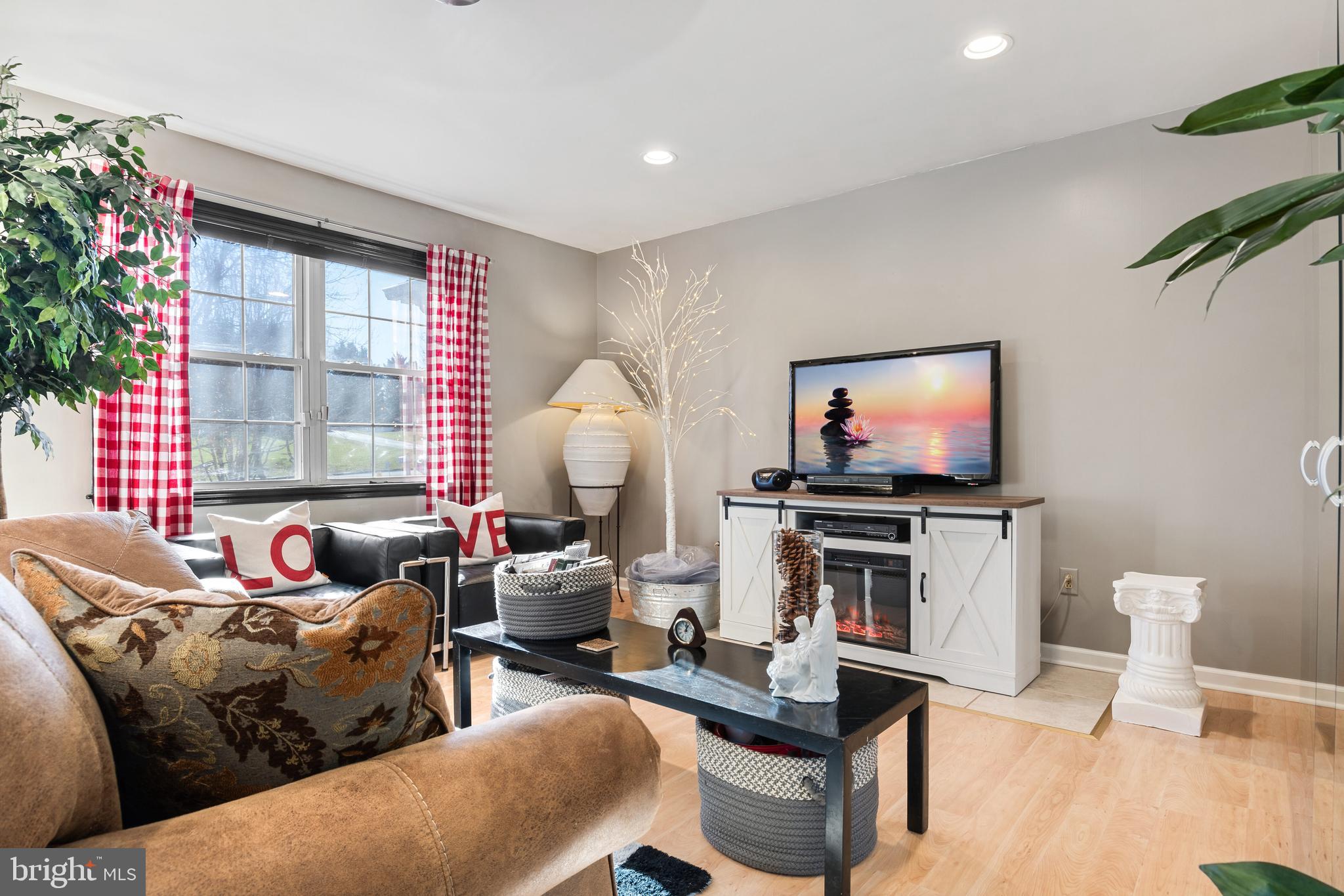 COVENTRY FARMS - Residential