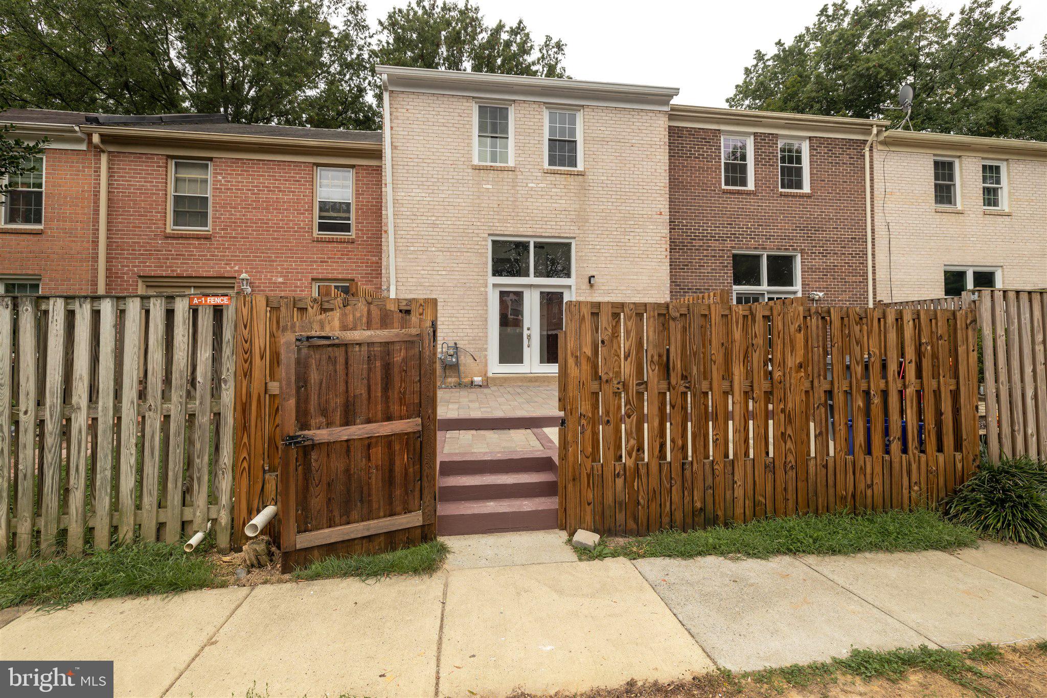 DEEPWOOD - Residential Lease