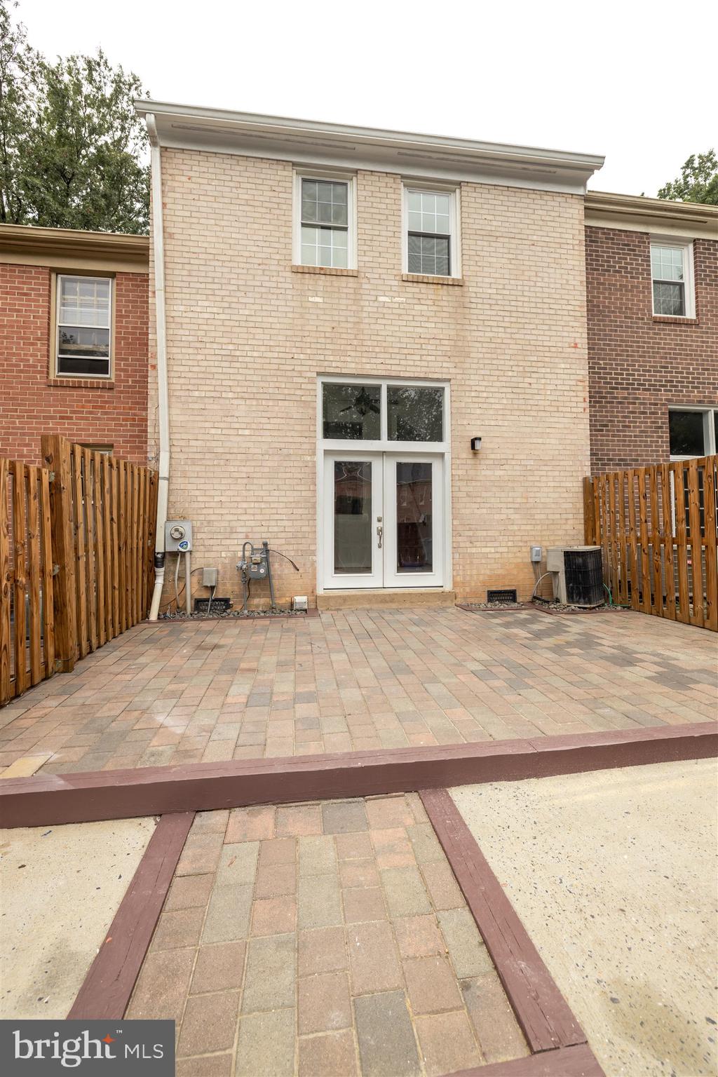 DEEPWOOD - Residential Lease