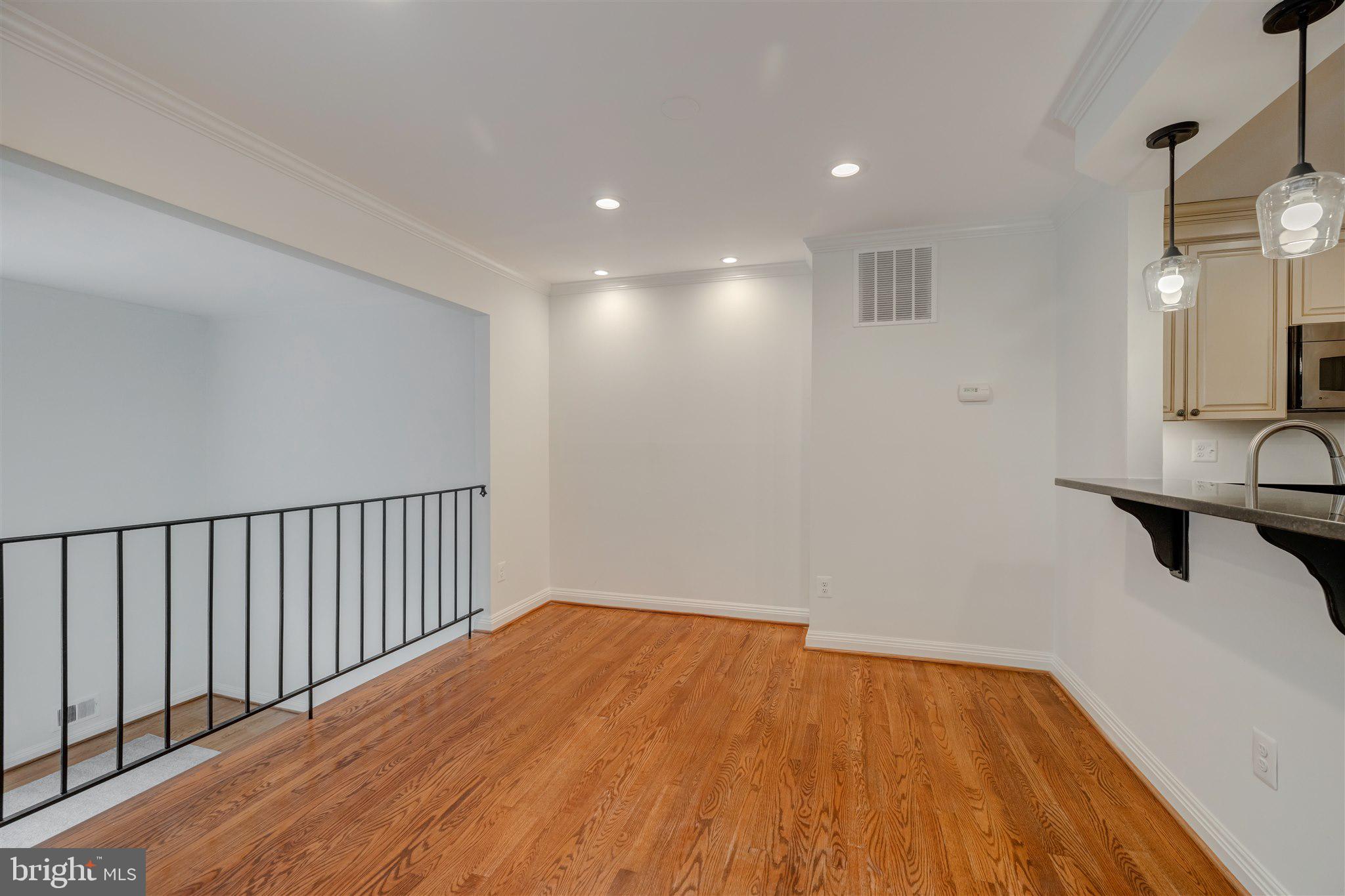 DEEPWOOD - Residential Lease