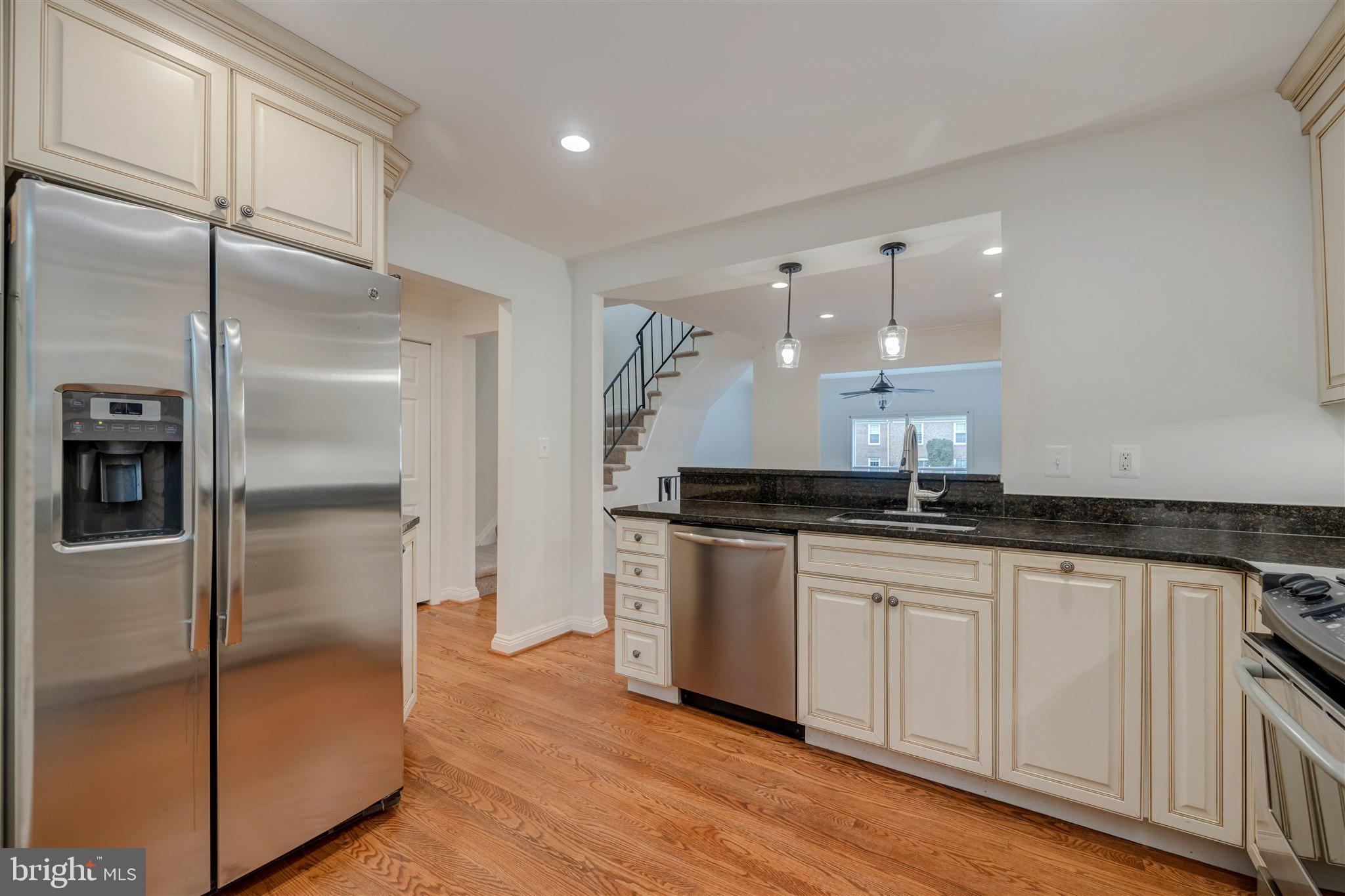 DEEPWOOD - Residential Lease