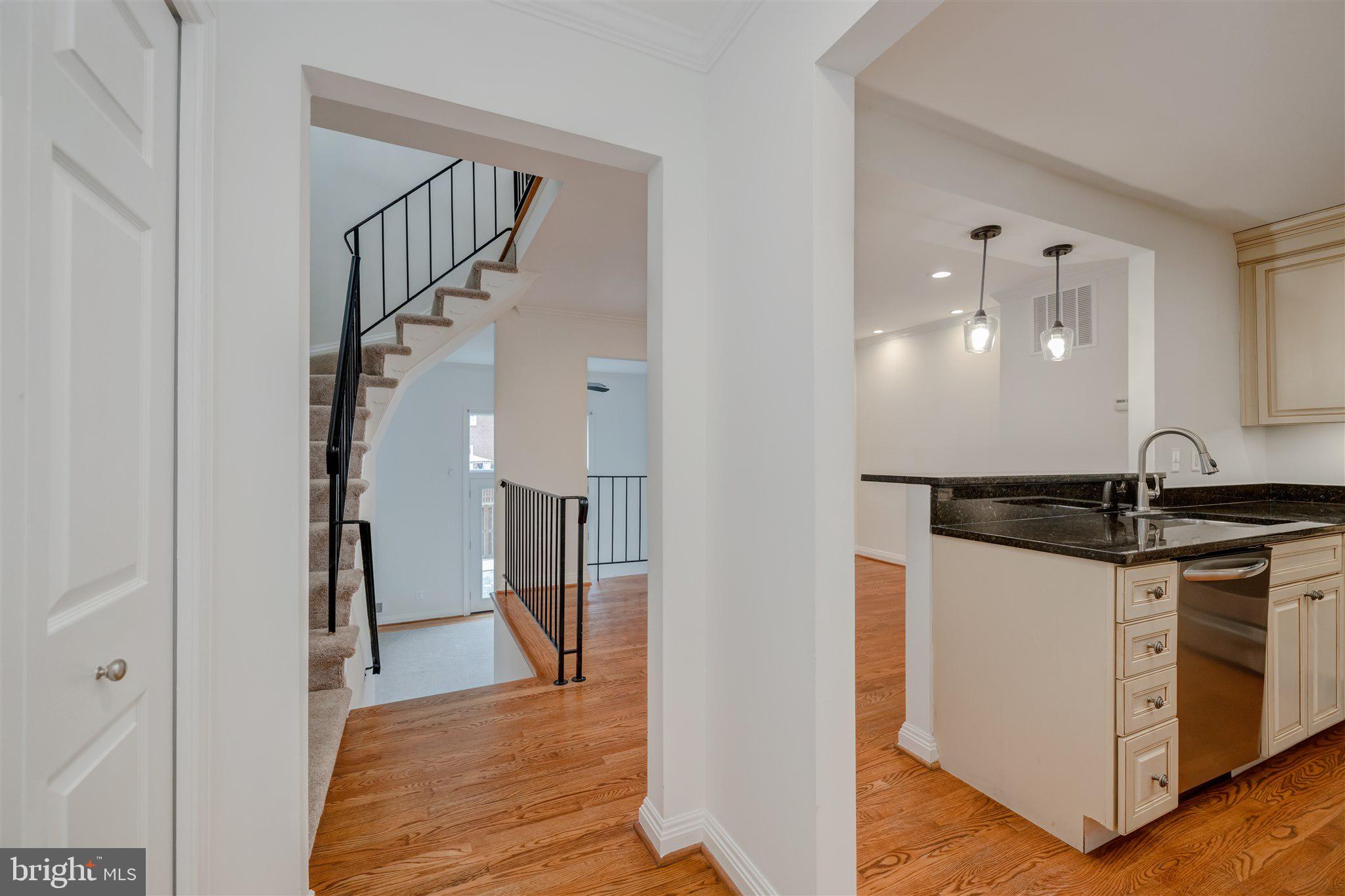 DEEPWOOD - Residential Lease