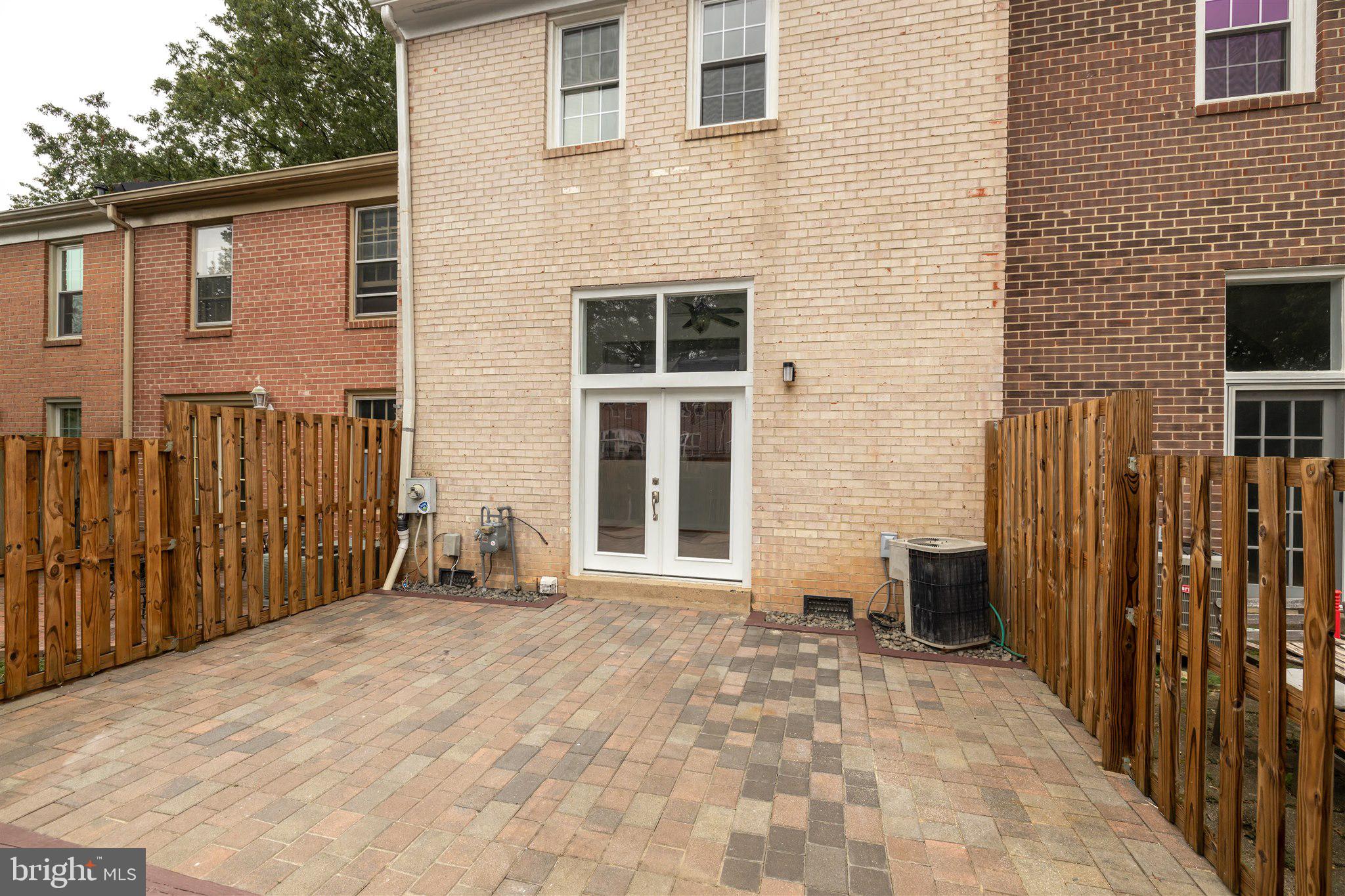 DEEPWOOD - Residential Lease