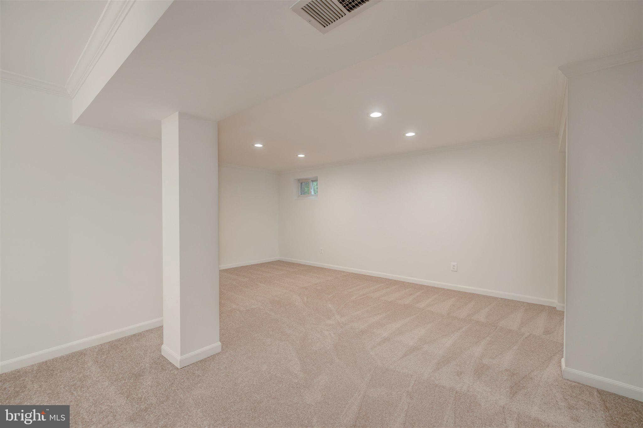 DEEPWOOD - Residential Lease